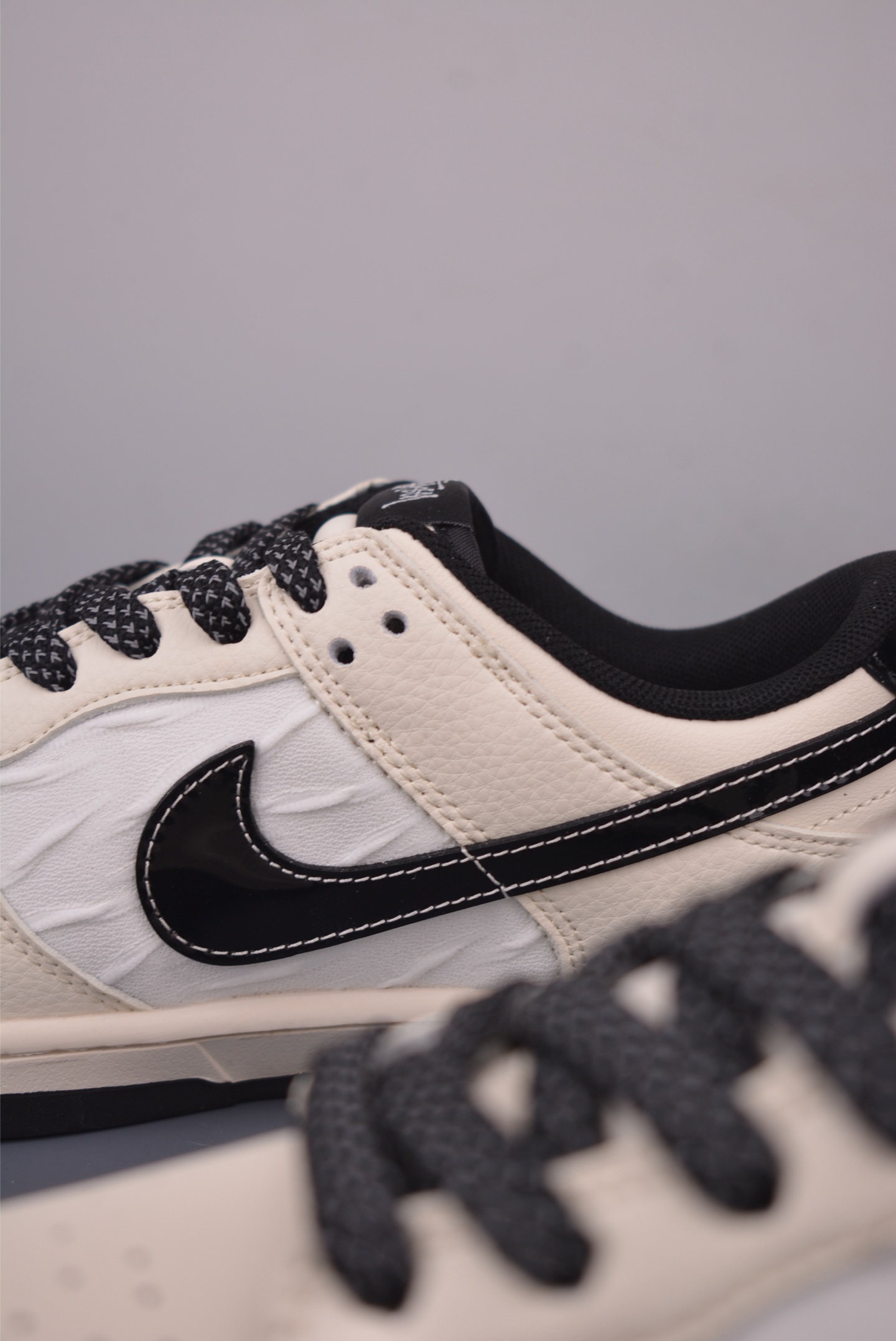 Nike SB Dunk Low x Stussy Collab Sneakers - Premium Leather, Perfect Detailing 8 i1755901088294 2884 0 7