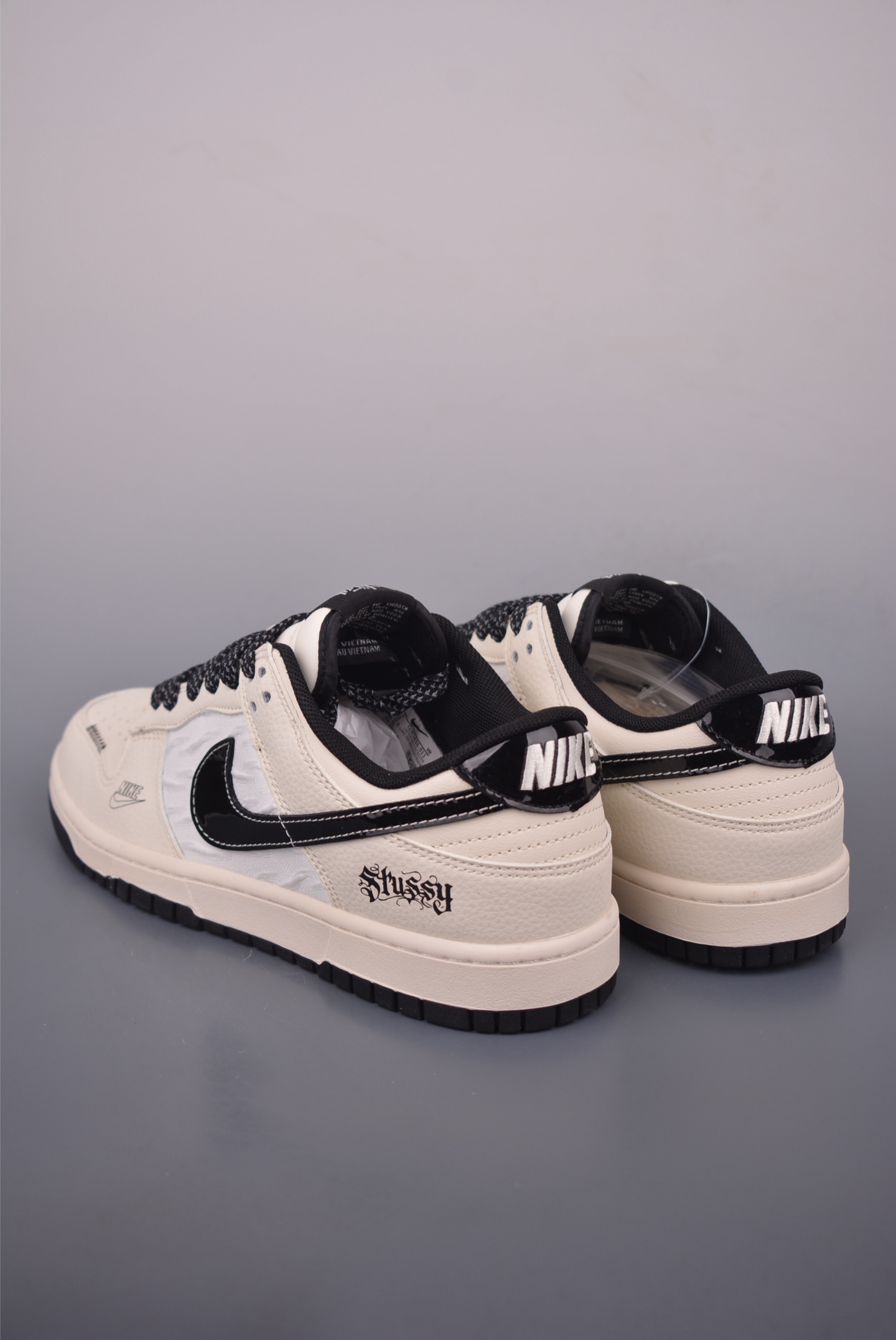 Nike SB Dunk Low x Stussy Collab Sneakers - Premium Leather, Perfect Detailing 2 i1755901088351 1890 0 1