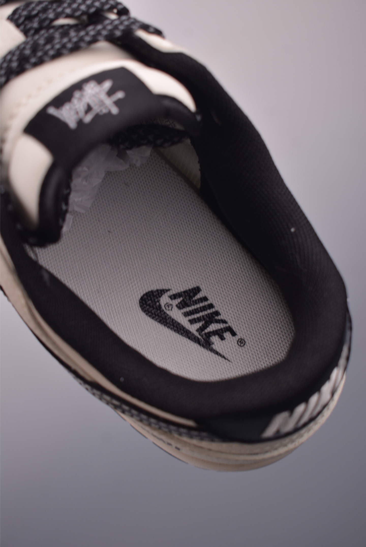 Nike SB Dunk Low x Stussy Collab Sneakers - Premium Leather, Perfect Detailing 9 i1755901088446 249 0 8