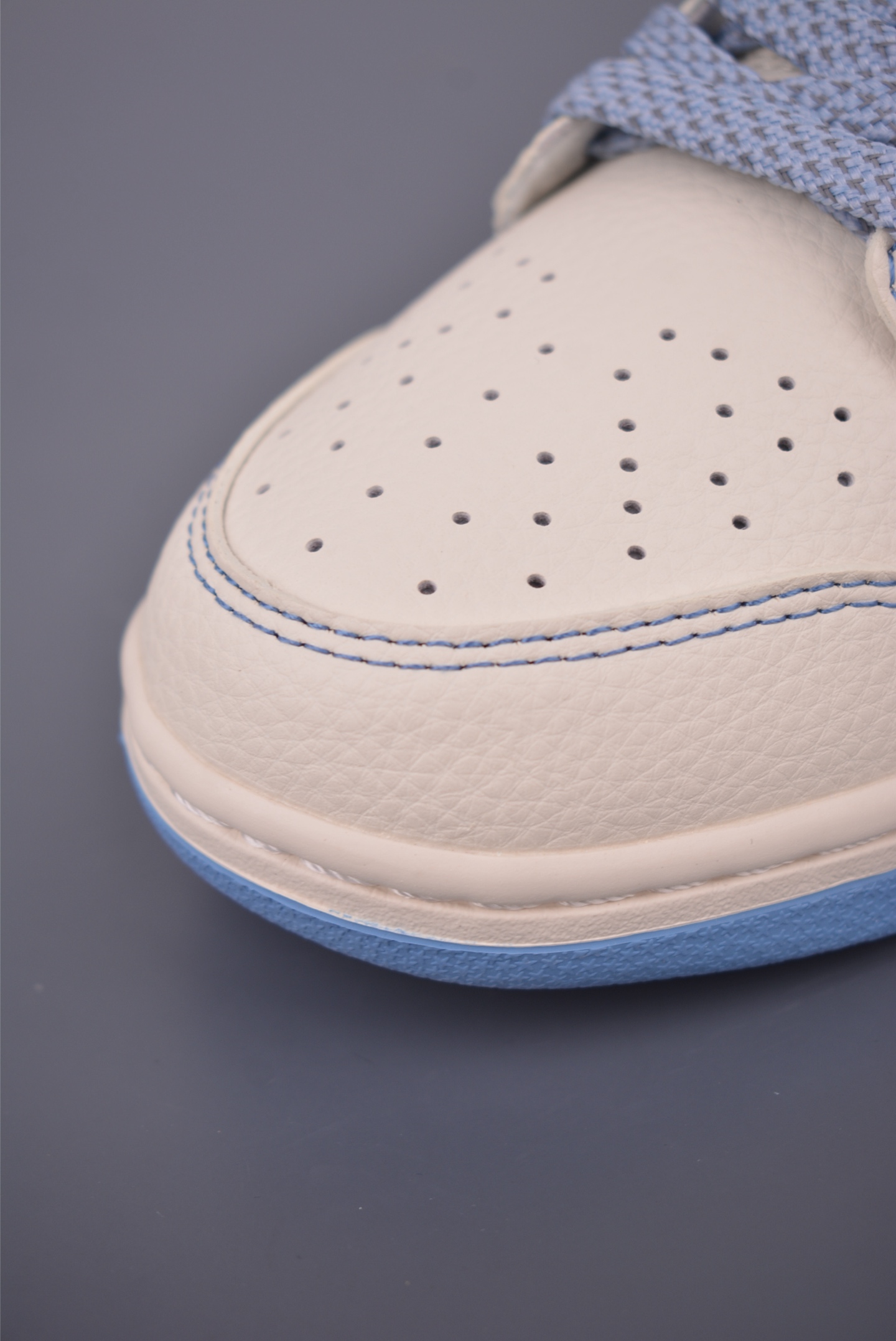 Nike SB Dunk Low Louis Vuitton Cream/Blue Designer Sneakers 6 i1755901124899 2850 0 5