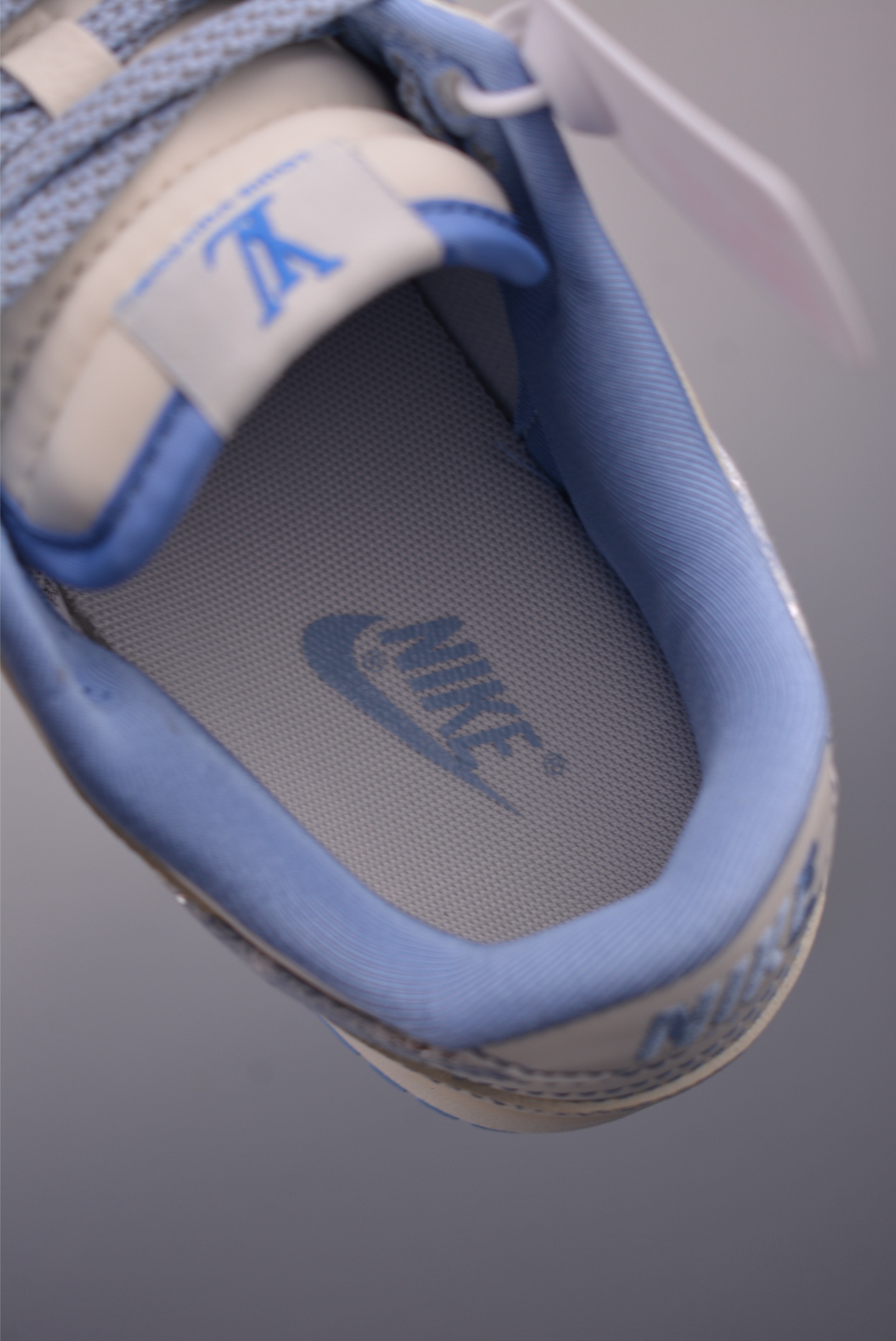 Nike SB Dunk Low Louis Vuitton Cream/Blue Designer Sneakers 9 i1755901124905 8945 0 8