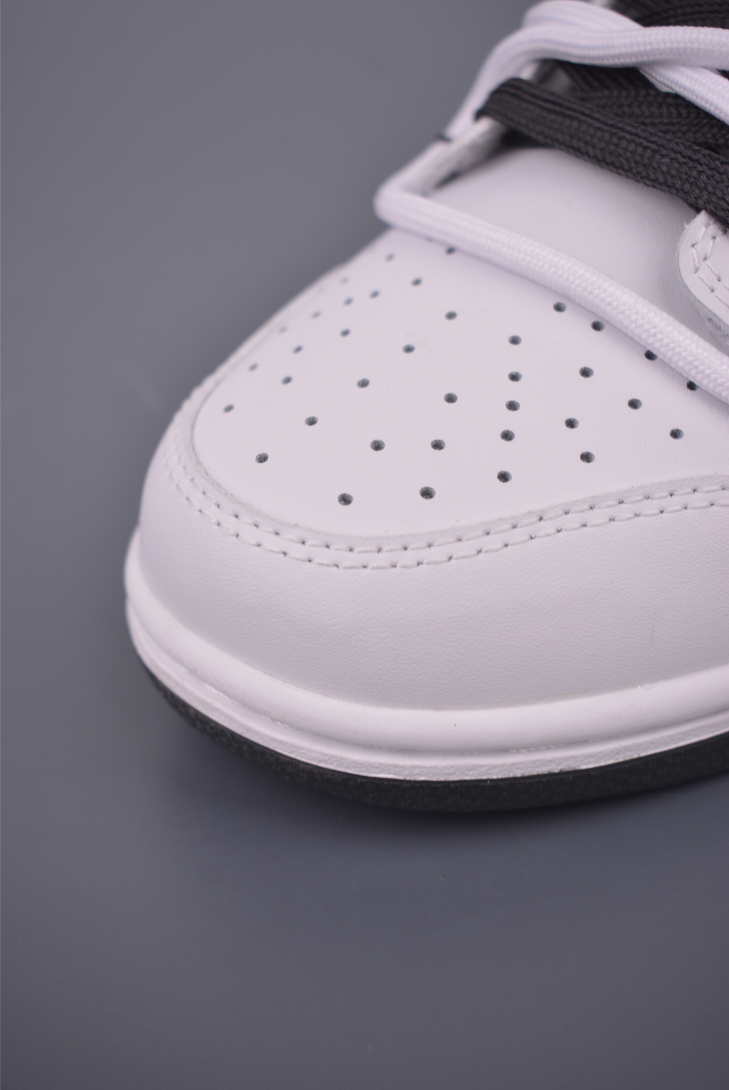 Nike SB Dunk Low AMPR White Black Deconstructed Sneakers Fashionable Design 7 i1755901206175 406 0 5