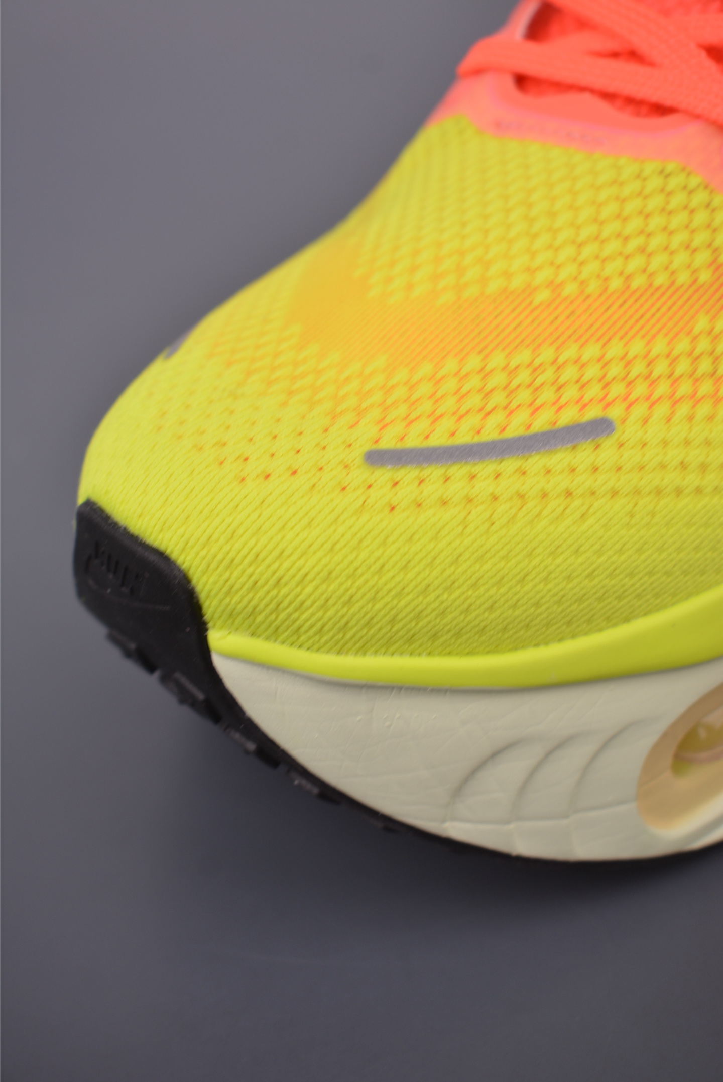 Nike Vomero Premium Air Cushion Running Shoes - Comfortable and Durable 7 i1755901245231 6814 0 5