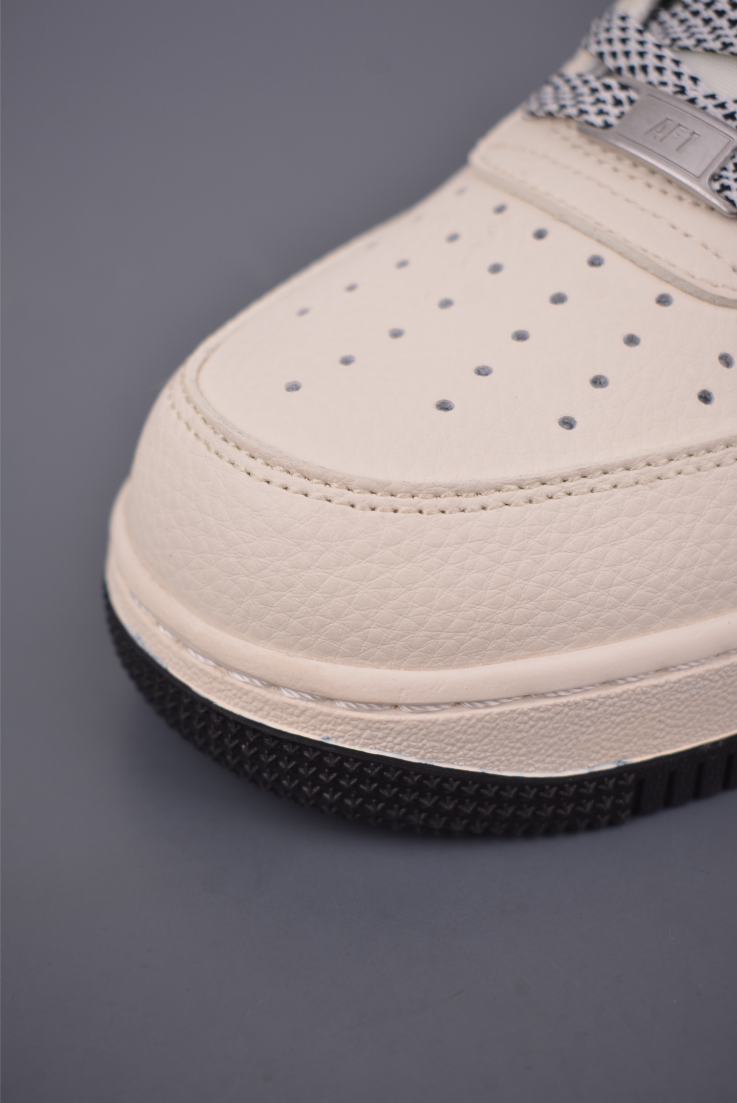 Nike Air Force 1 Low Louis Vuitton: Iconic Style, Supreme Comfort 7 i1755901315134 6303 0 5