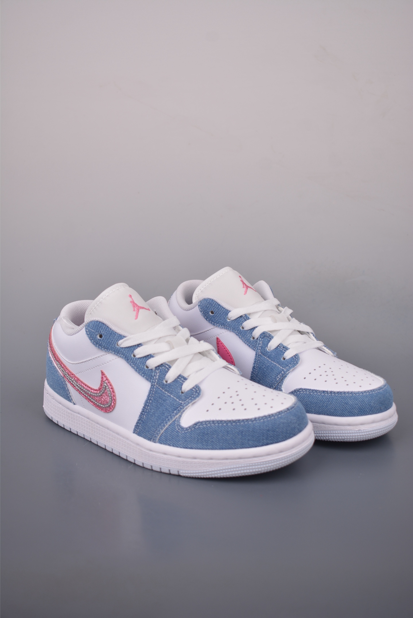 200 Air Jordan 1 Low 蓝粉 AJ1乔1低帮休闲板鞋  HQ2001-400