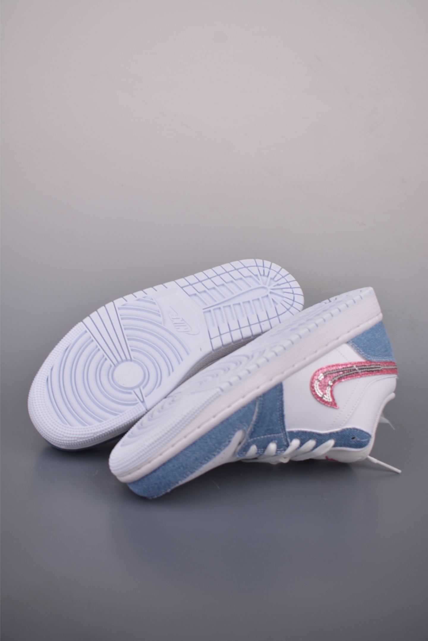 200 Air Jordan 1 Low 蓝粉 AJ1乔1低帮休闲板鞋  HQ2001-400