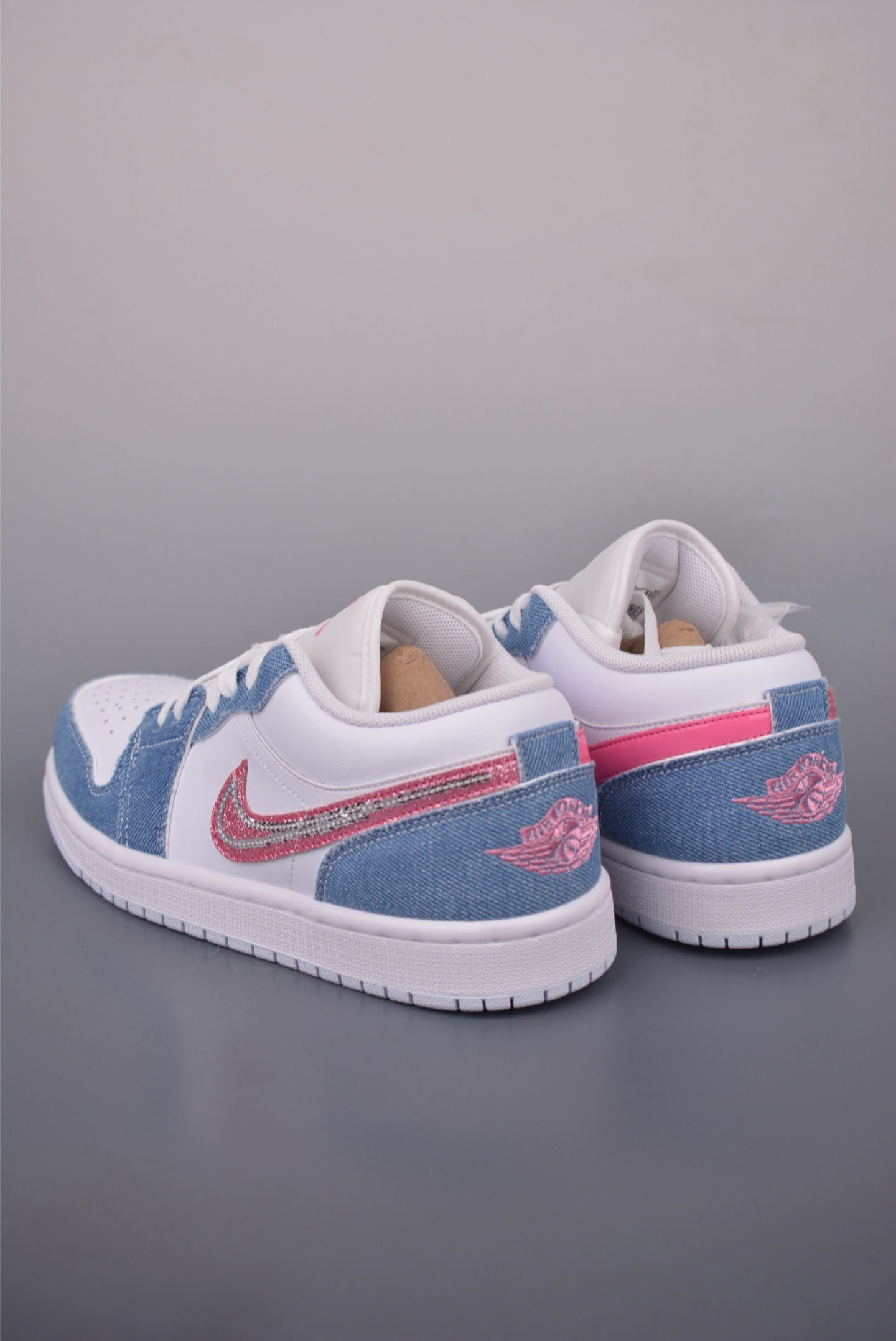 200 Air Jordan 1 Low 蓝粉 AJ1乔1低帮休闲板鞋  HQ2001-400