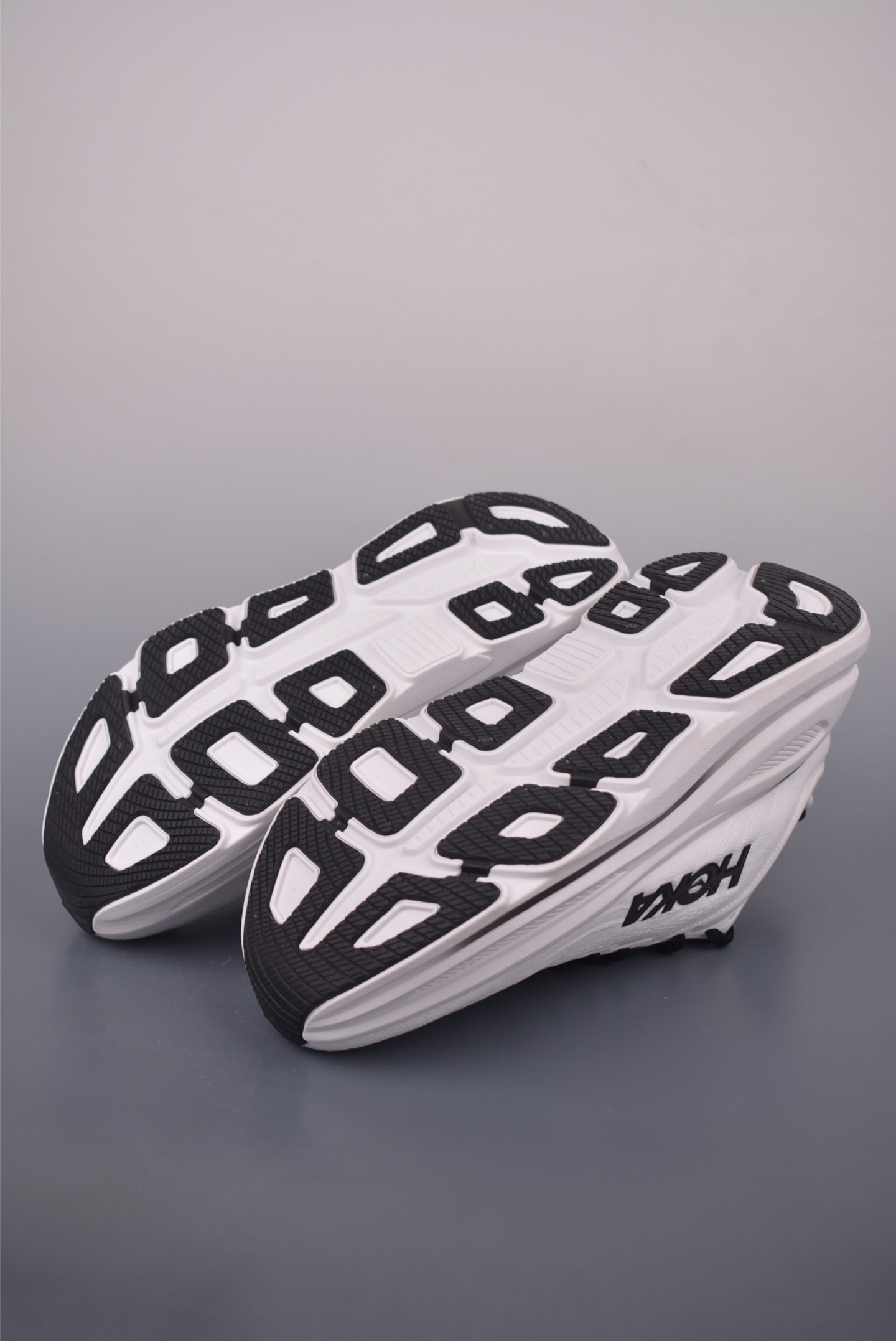 Hoka One One Bondi 9 Wide: Comfortable, Cushioned Running Shoes - White/Black 4 i1755990836304 554 0 2
