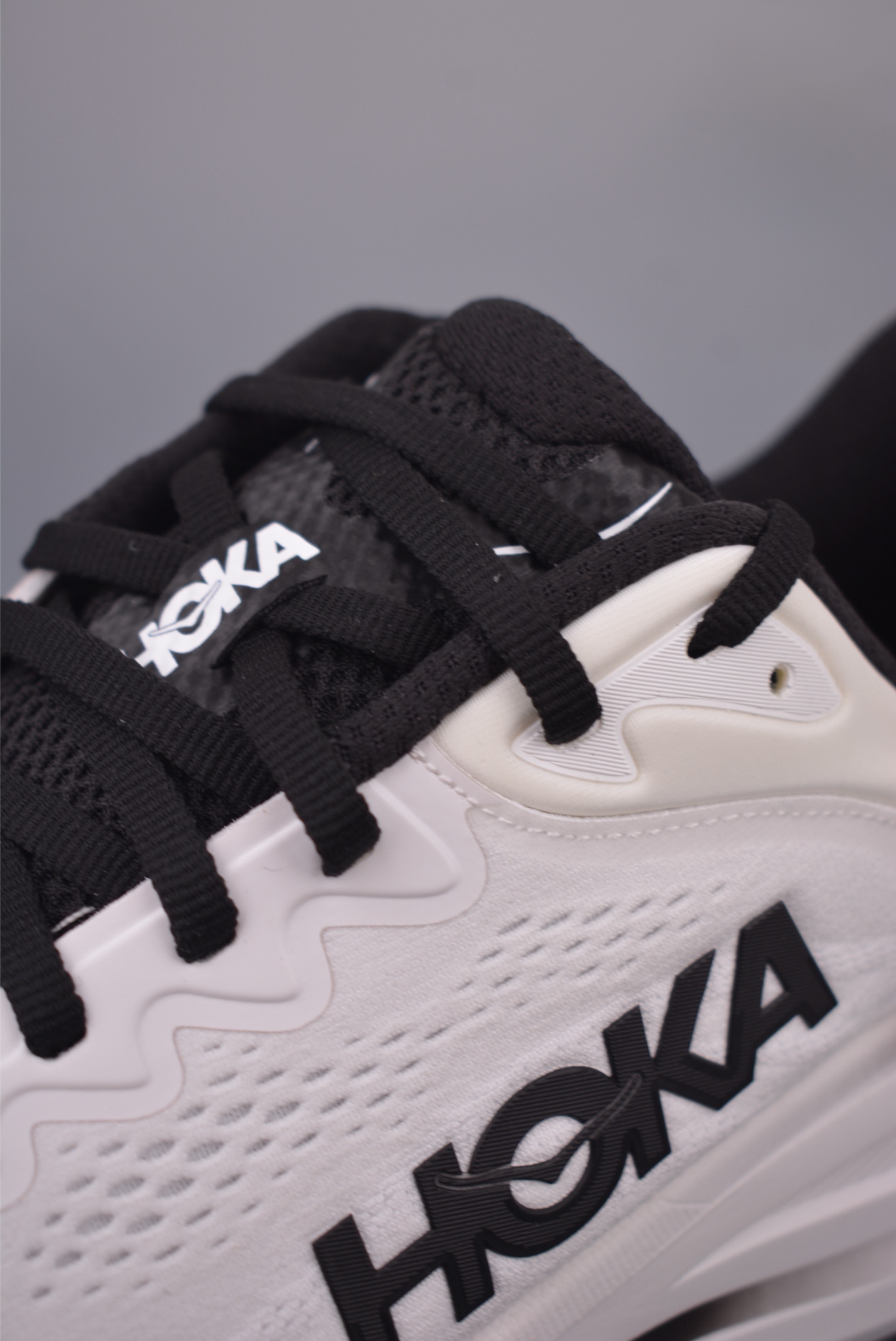 Hoka One One Bondi 9 Wide: Comfortable, Cushioned Running Shoes - White/Black 8 i1755990836328 5953 0 6