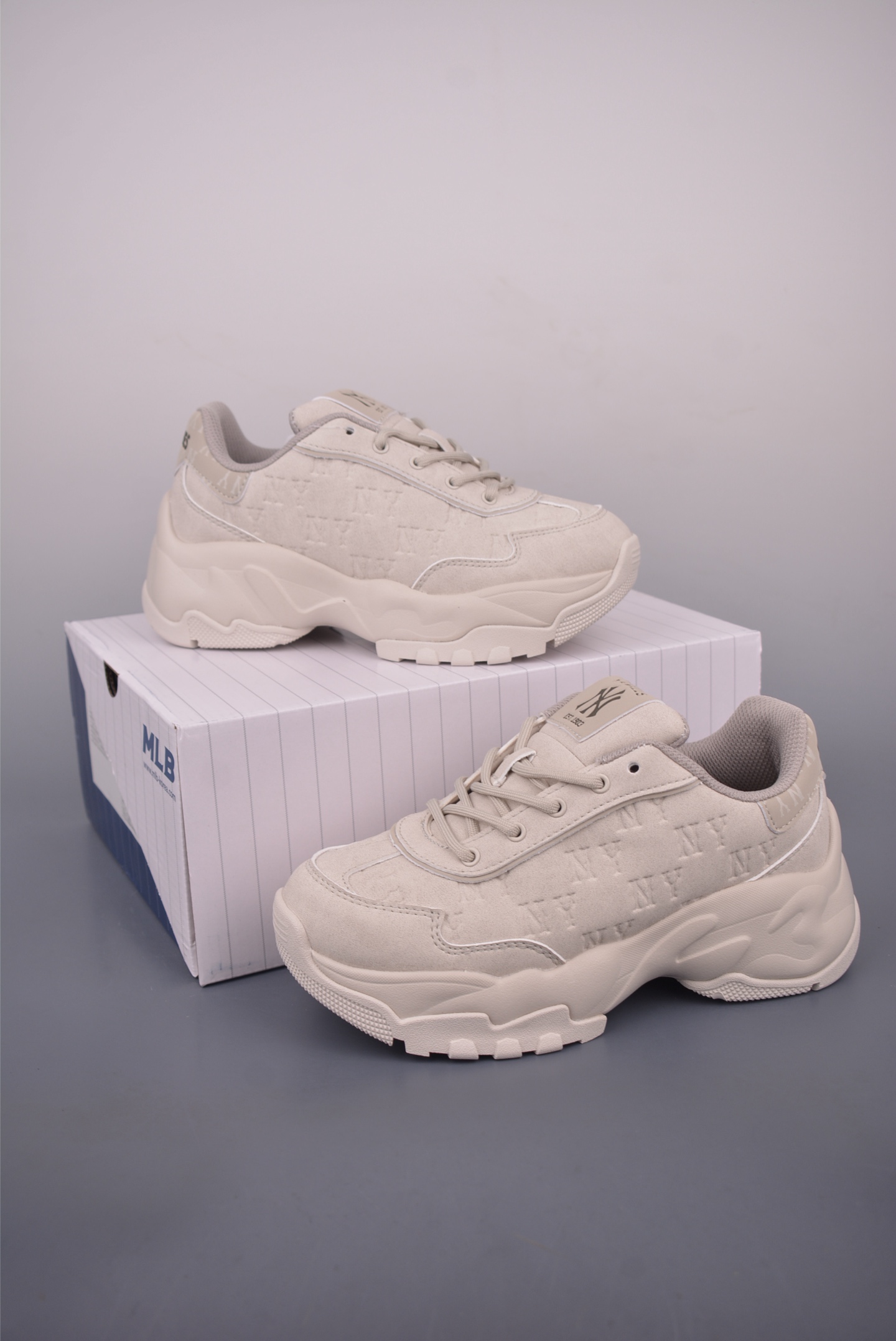 MLB Bigball Chunky Vintage Mono New York Yankees Platform Sneakers 5 i1755991281793 3400 0 4