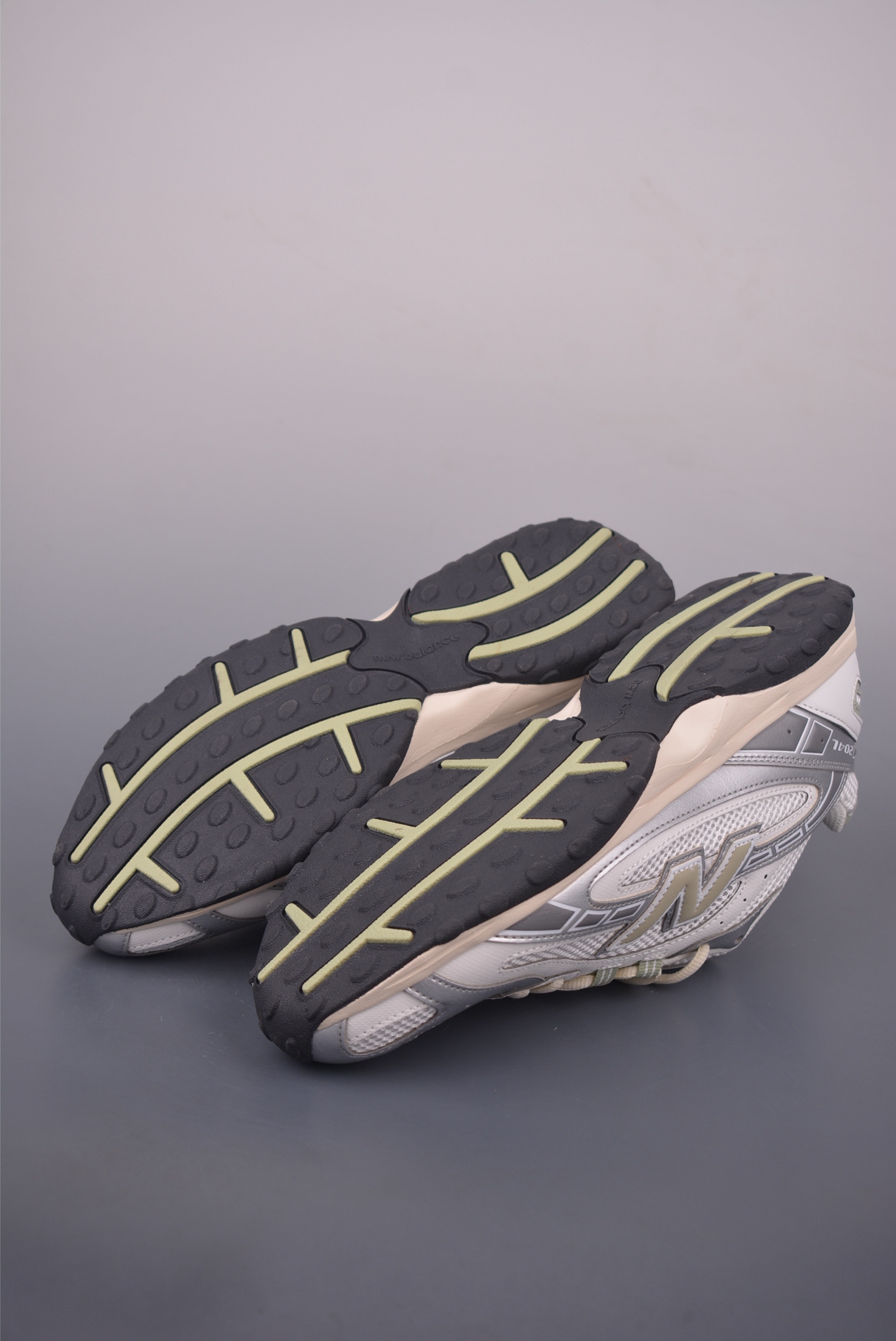 New Balance 204 Series Retro Casual Athletic Shoes - Versatile and Stylish 3 i1755991655741 5050 0 2