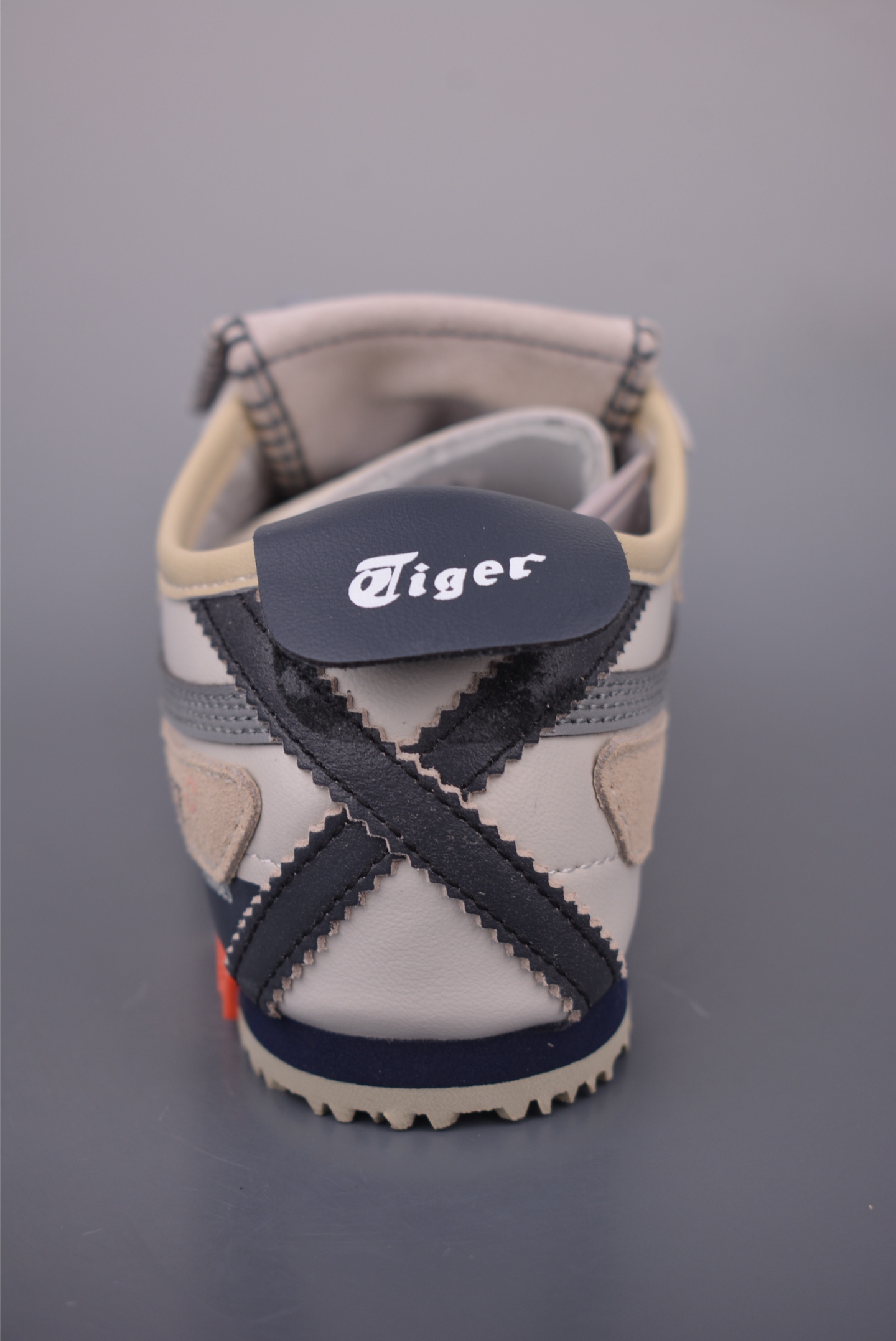 Onitsuka Tiger Mexico 66 'Panda Prank' Leather Low-Top Sneakers 5 i1755991794845 4043 0 3