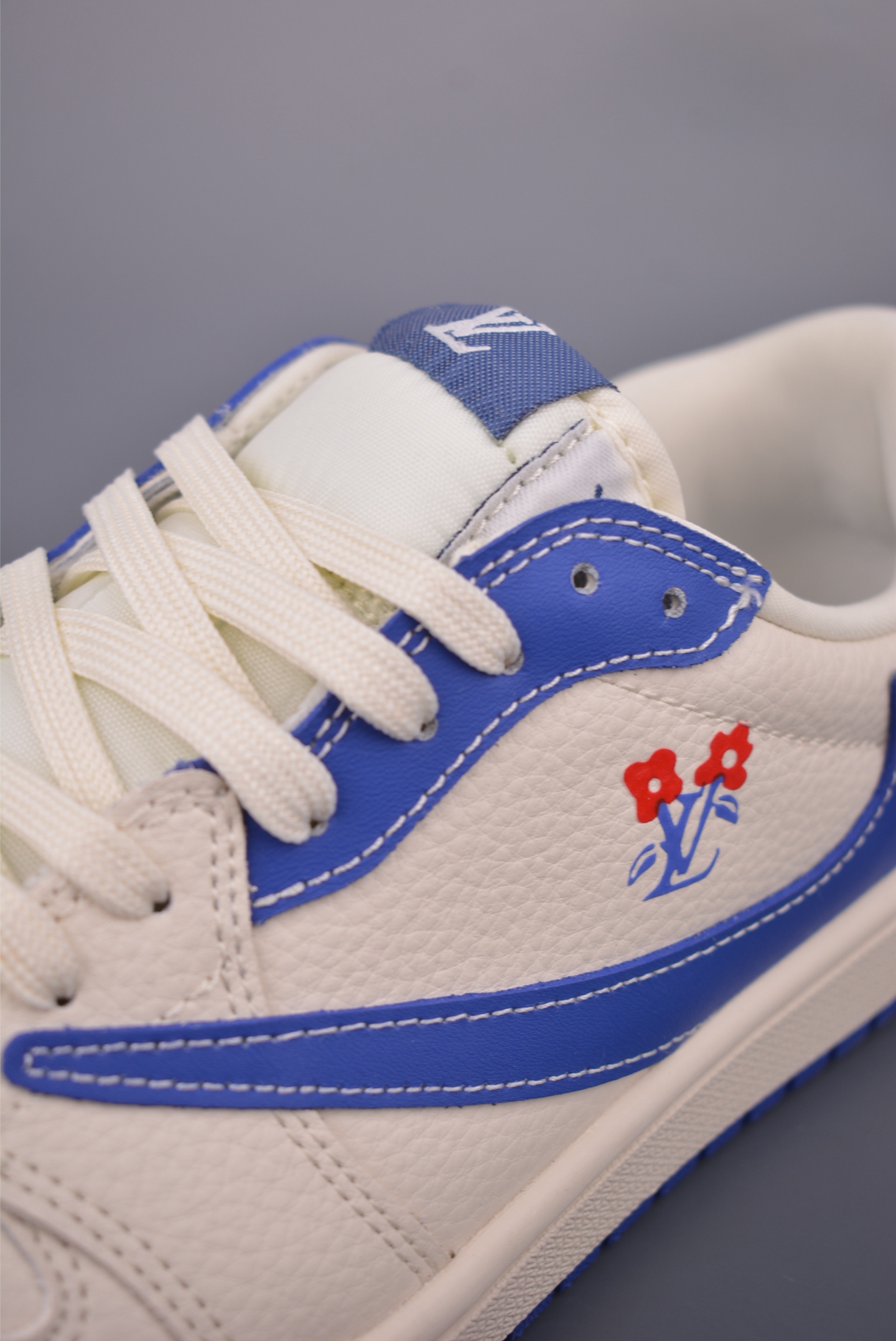 Air Jordan 1 Low Travis Scott x Louis Vuitton - Stylish Low-Top Sneakers 8 i1755992677919 1046 0 6