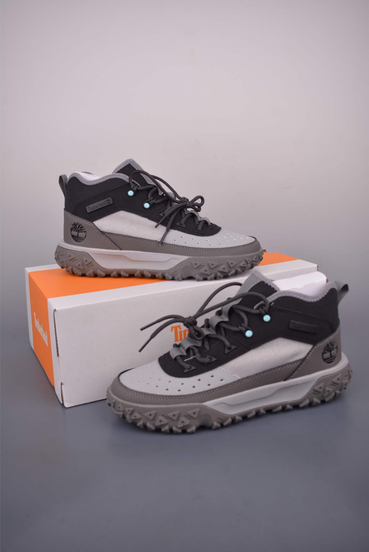 220 Timberland添柏岚/天伯伦 户外中帮休闲马丁靴系列  TB0A6CW133