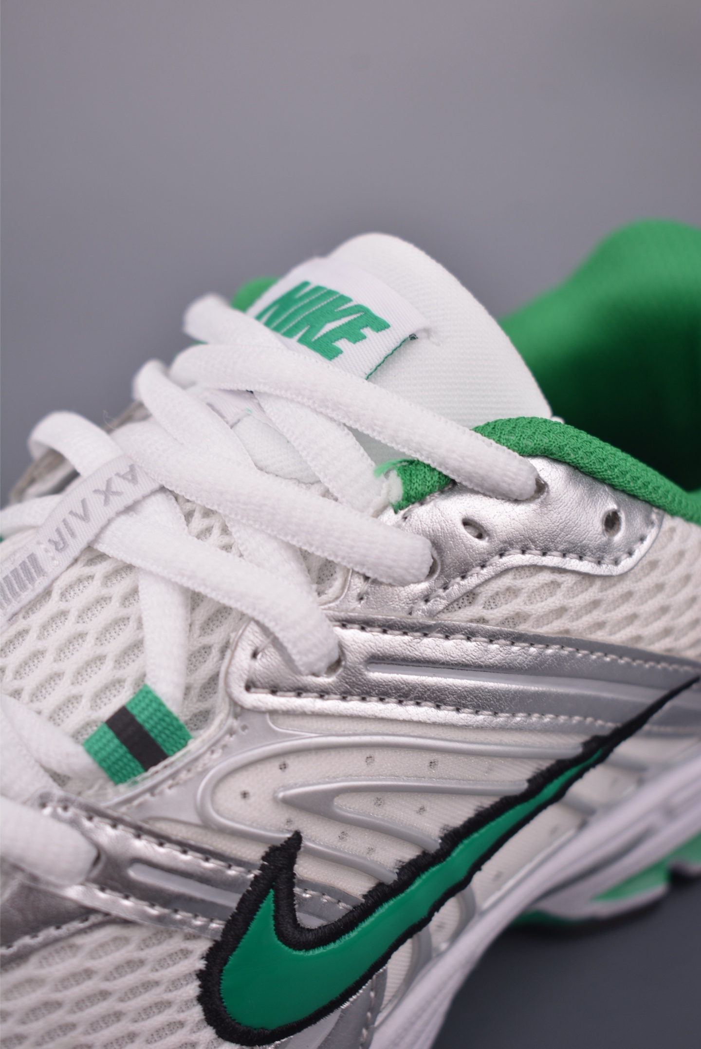 Nike Air Max Moto 2K White Green Running Shoes HQ20563324 8 i1756078309907 6374 0 6