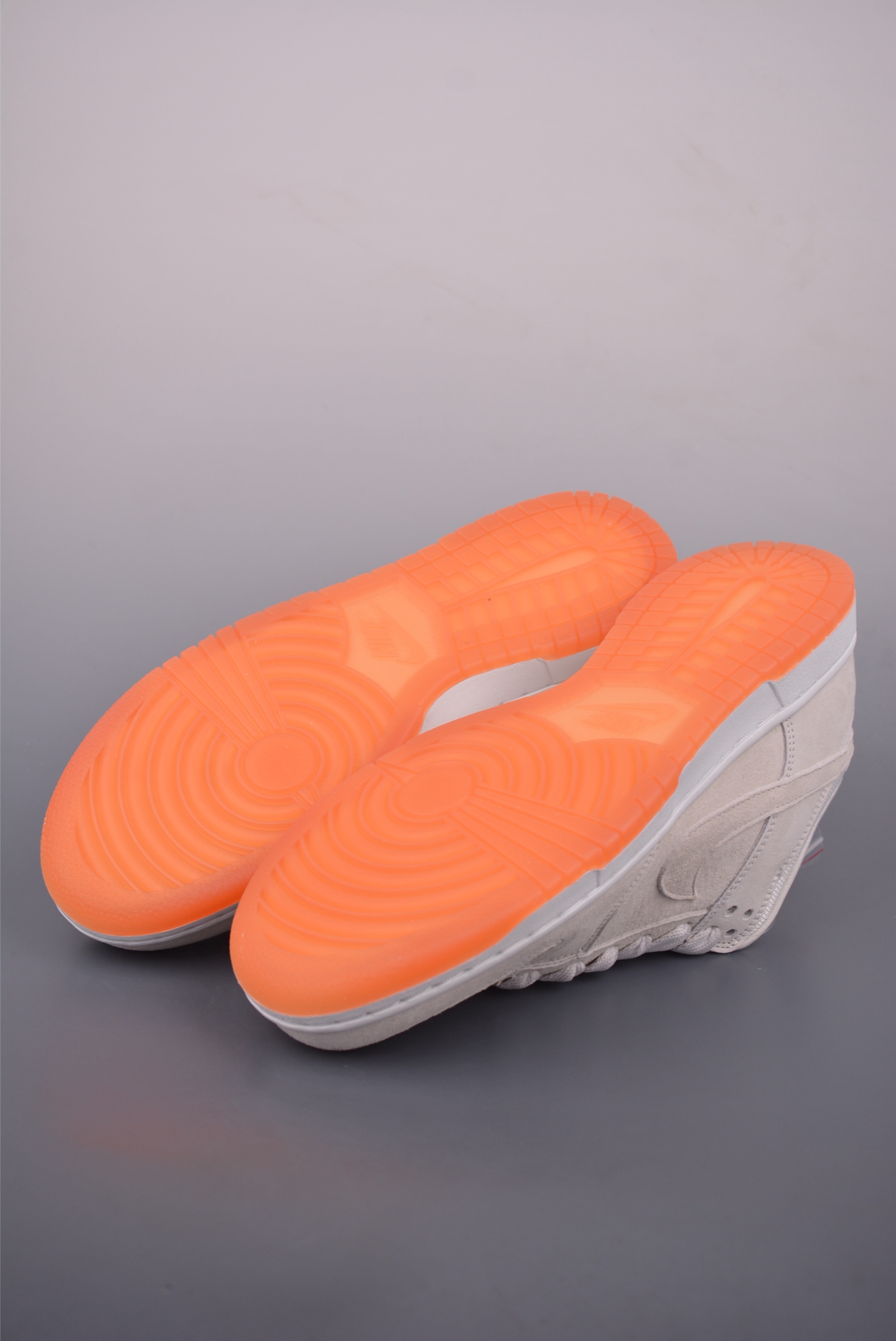 Nike SB Dunk Low Premium Leather Sneakers, Comfortable and Durable 4 i1756079253282 7185 0 2