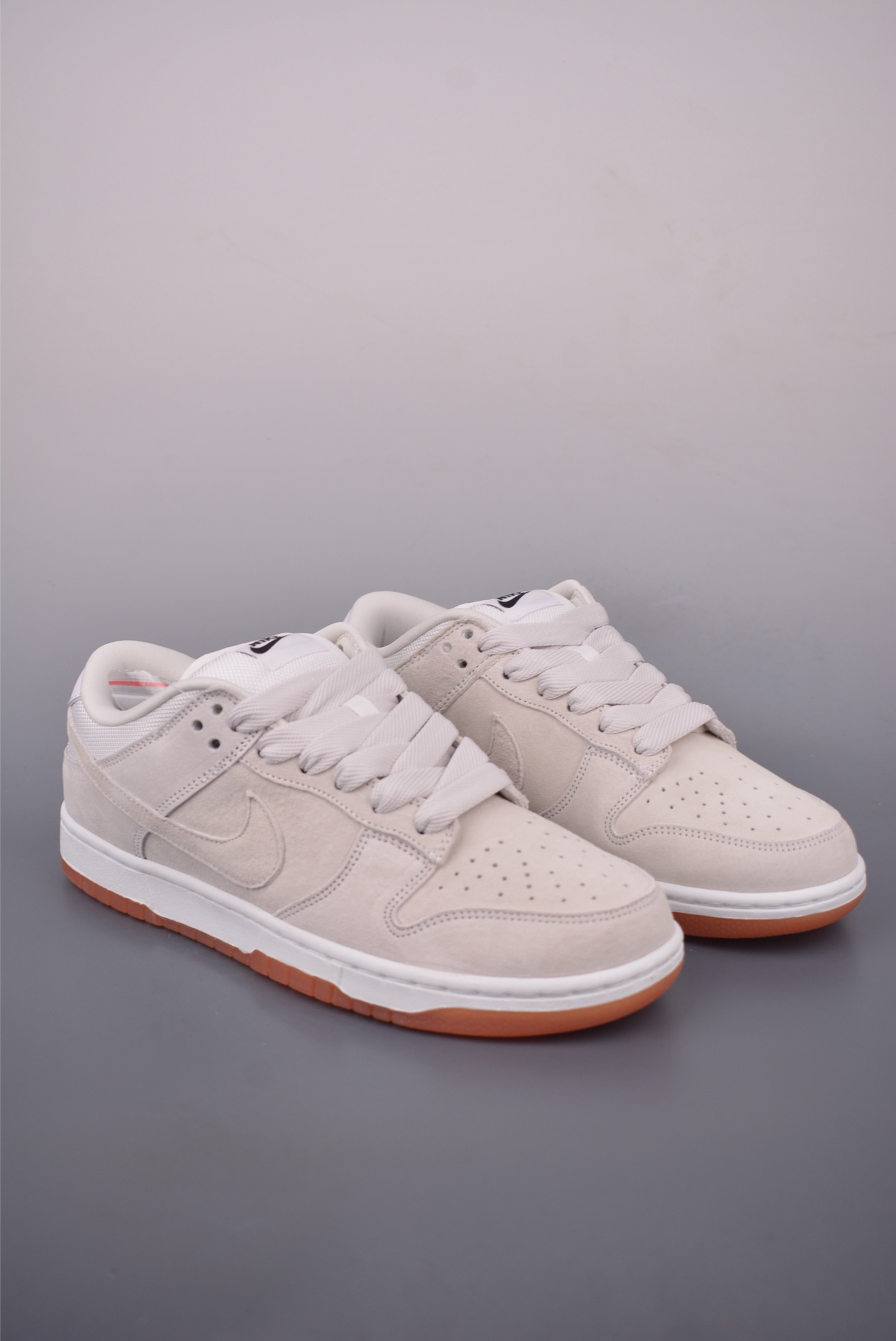 Nike SB Dunk Low Premium Leather Sneakers, Comfortable and Durable 2 i1756079254988 9700 0 0