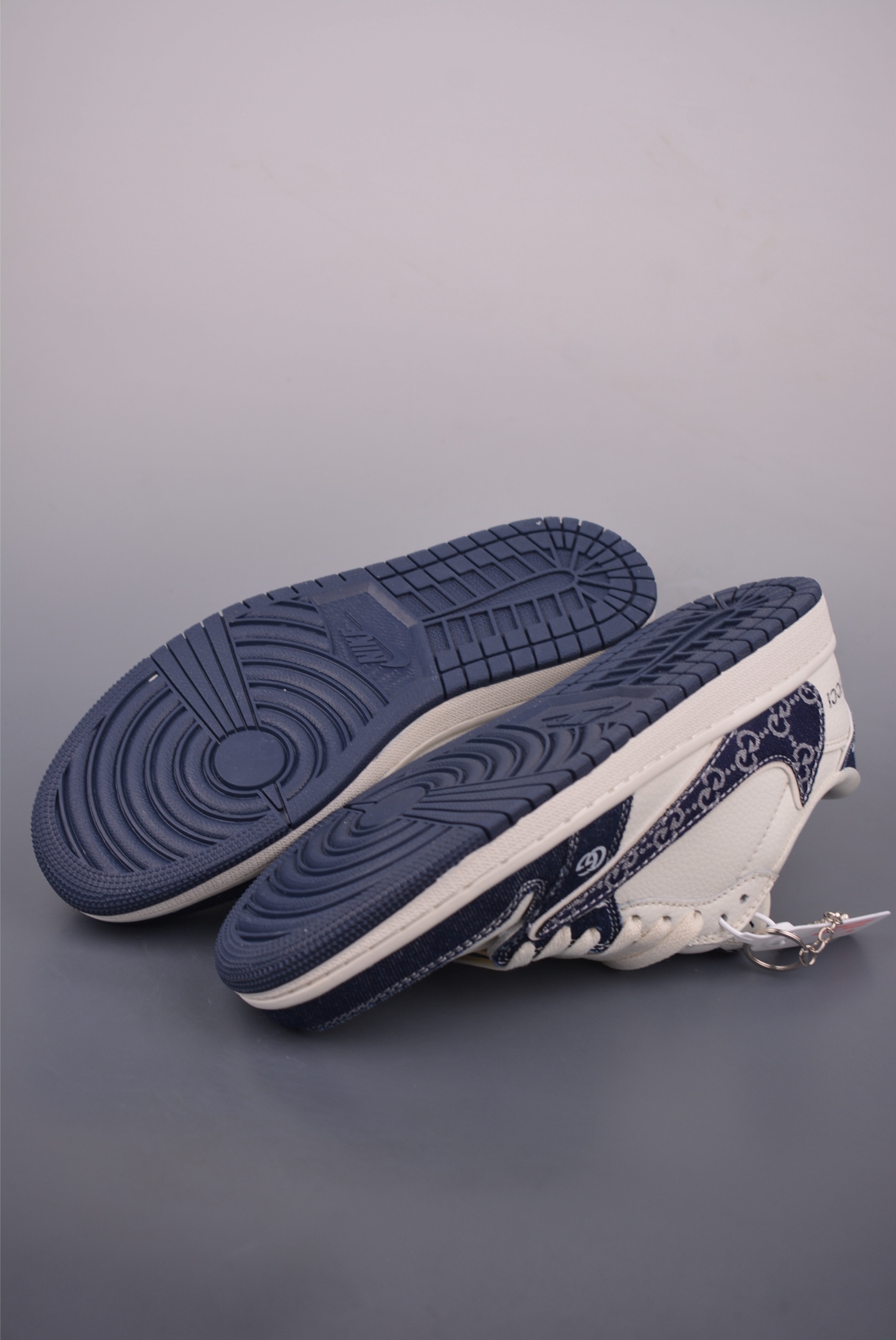 Fragment x Travis Scott x Guuci Air Jordan 1 Low 三方联名倒钩 LD2028