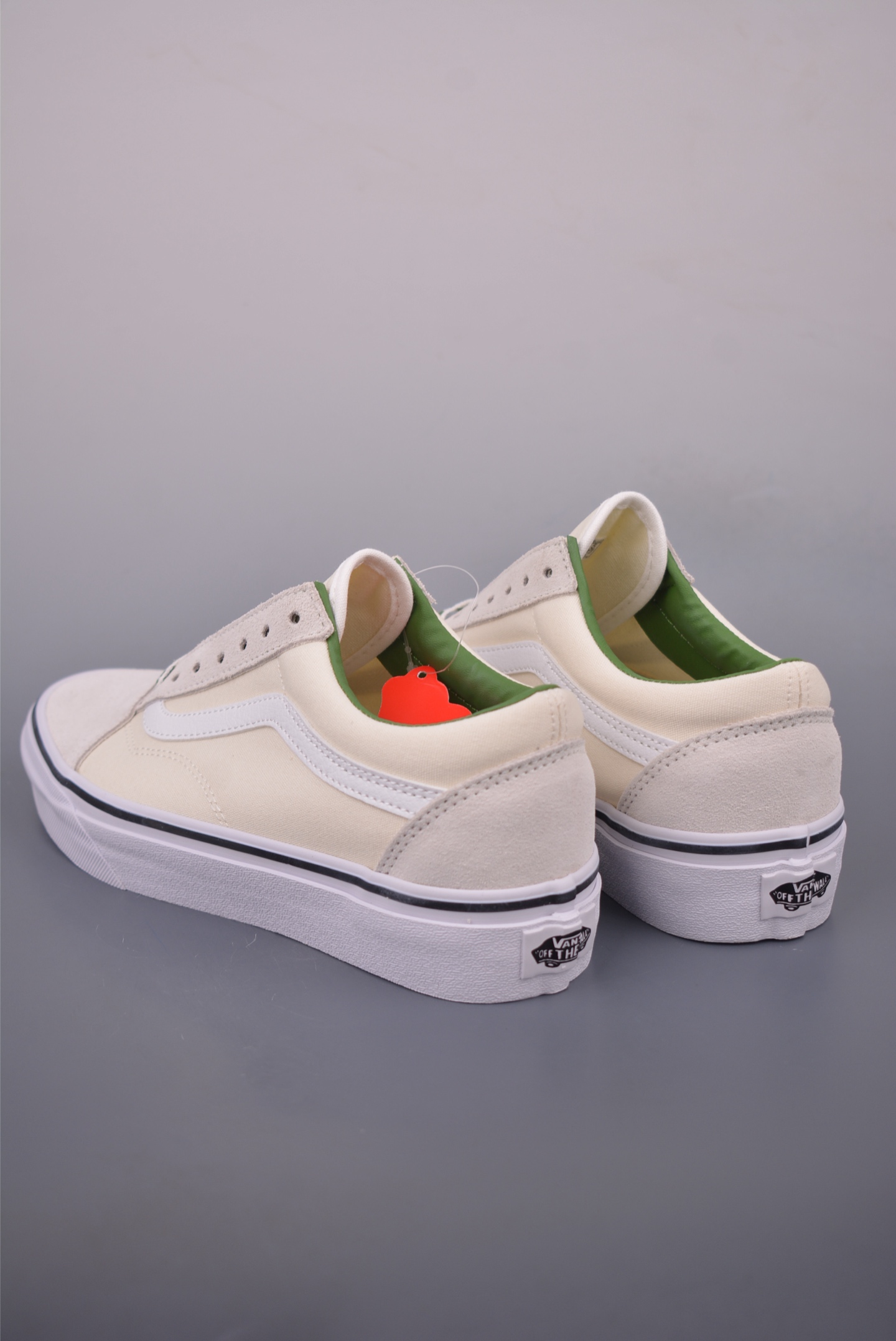 Vans Old Skool White & Green Canvas Suede Sneakers - Retro Street Style 2 i1756164320145 2881 0 1