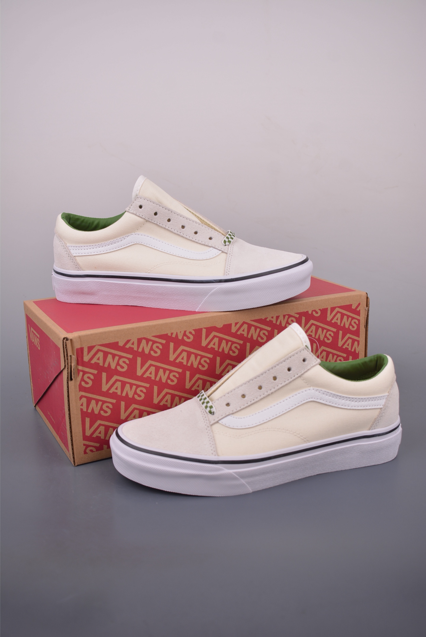 Vans Old Skool White & Green Canvas Suede Sneakers - Retro Street Style 5 i1756164320145 3272 0 4