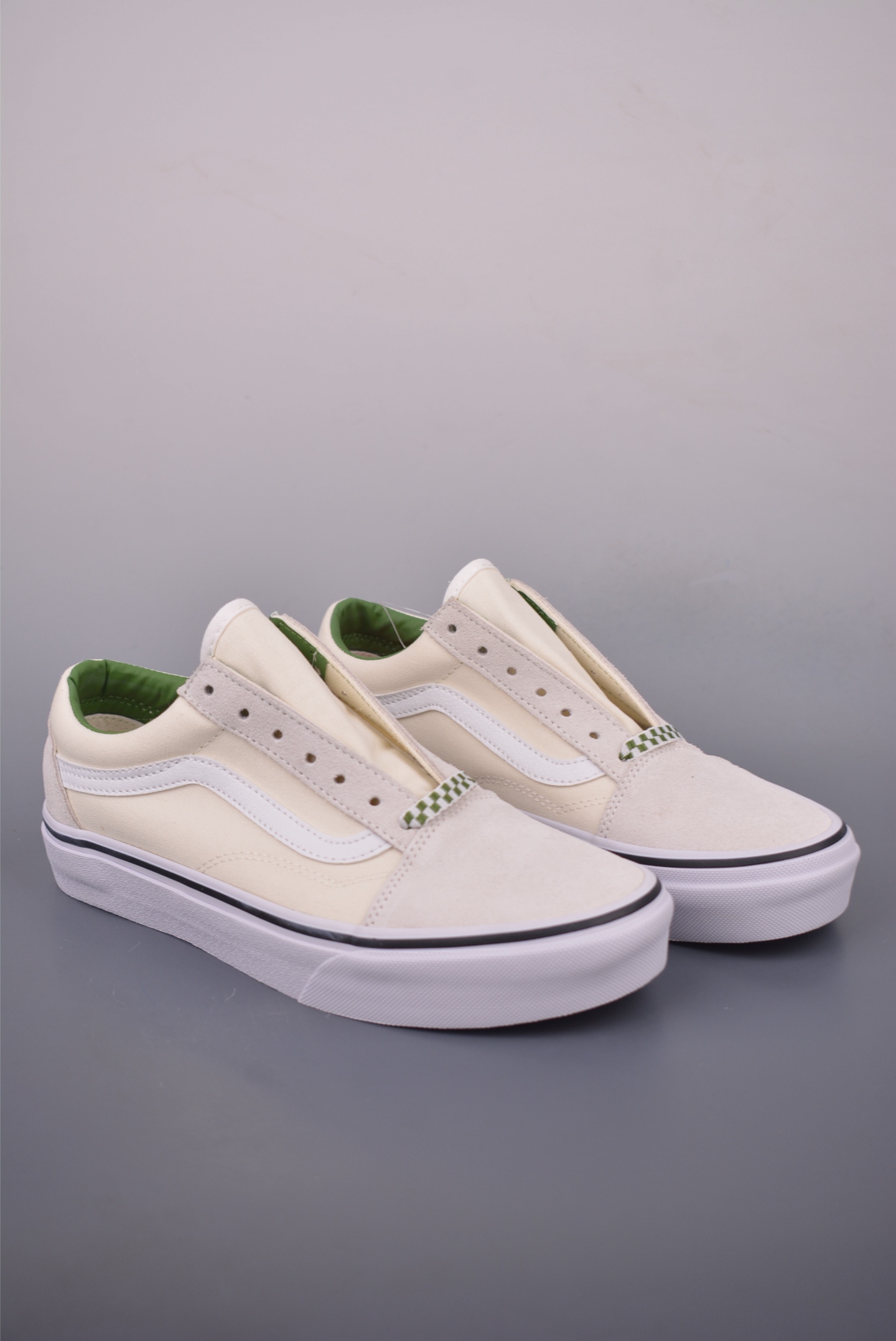 Vans Old Skool White & Green Canvas Suede Sneakers - Retro Street Style 1 i1756164320145 3810 0 0