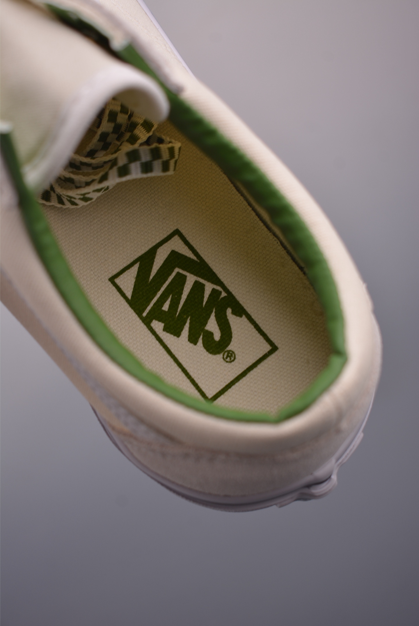 Vans Old Skool White & Green Canvas Suede Sneakers - Retro Street Style 9 i1756164321879 2194 0 8