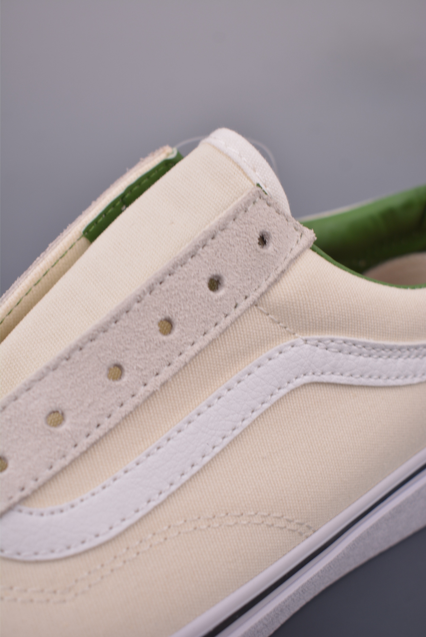 Vans Old Skool White & Green Canvas Suede Sneakers - Retro Street Style 7 i1756164321884 6157 0 6
