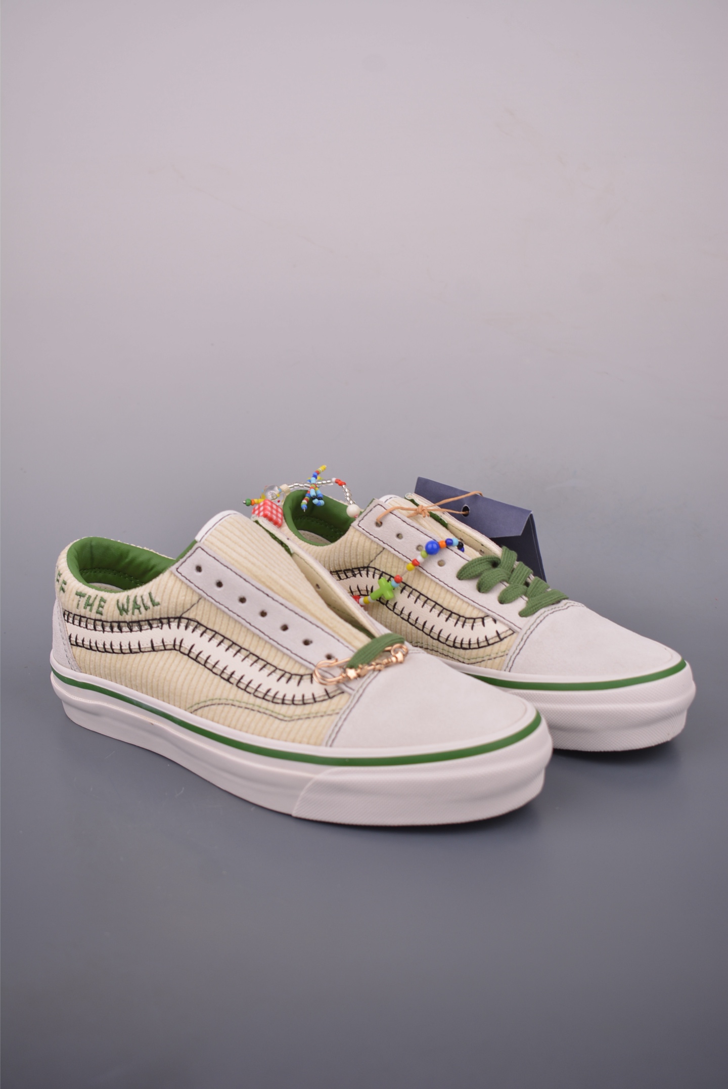 Vans Premium Old Skool Corduroy Sneakers with Bead Chain and Crystal Sole 2 i1756164365886 872 0 0