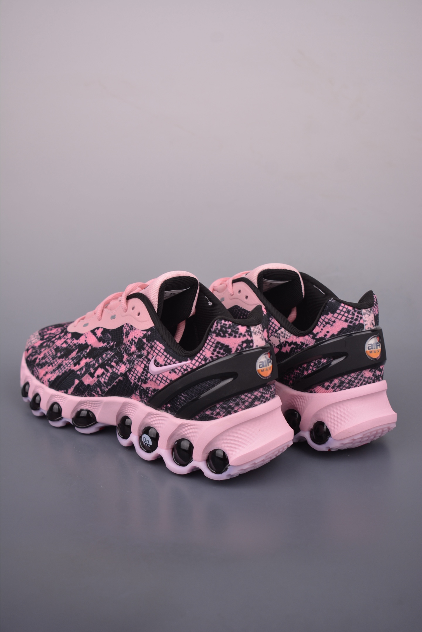 Nike Air Max DN8: Full-Length Air Cushioning for Ultimate Comfort - Pink/Black 3 i1756165714882 6552 0 1