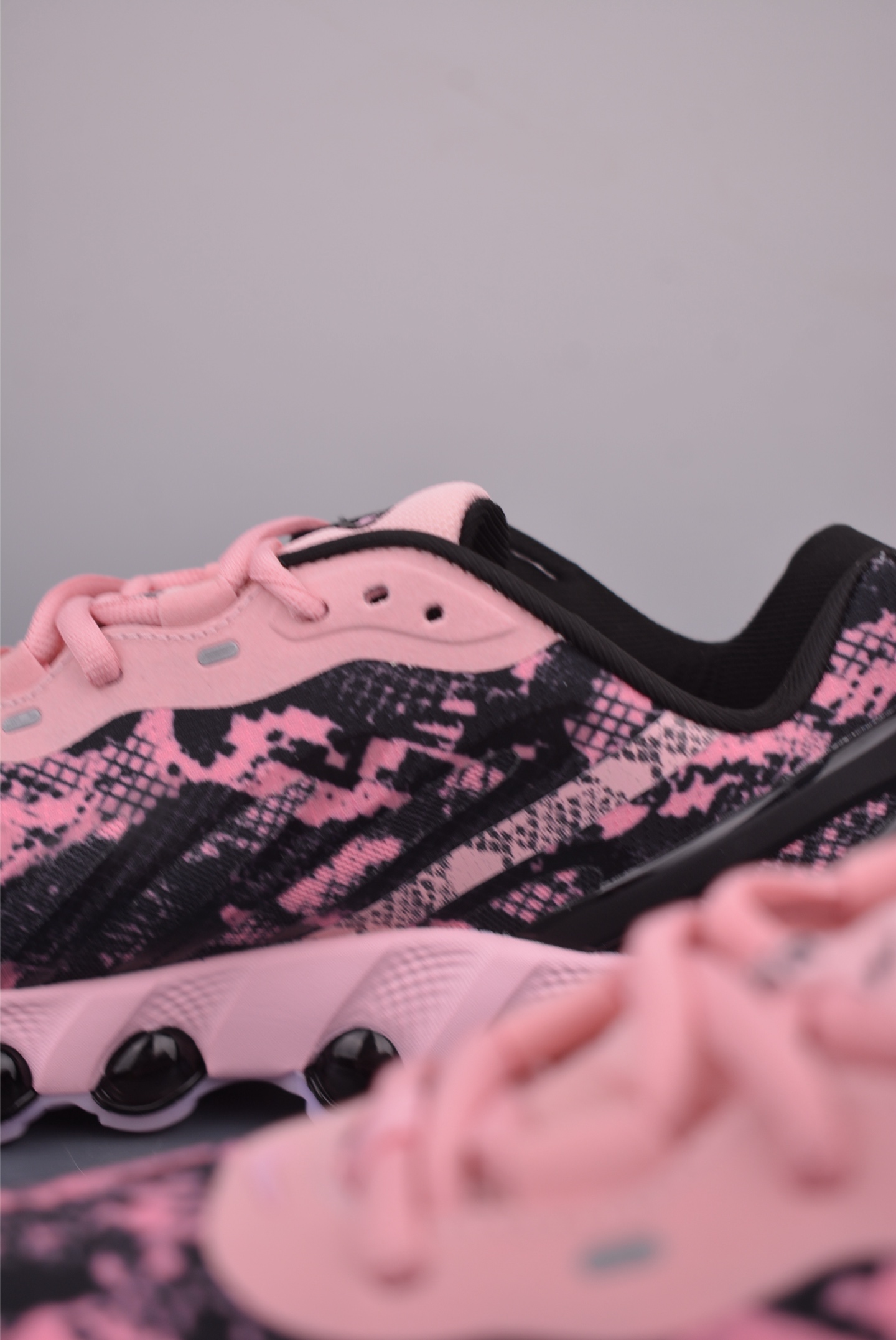 Nike Air Max DN8: Full-Length Air Cushioning for Ultimate Comfort - Pink/Black 9 i1756165714986 6855 0 7