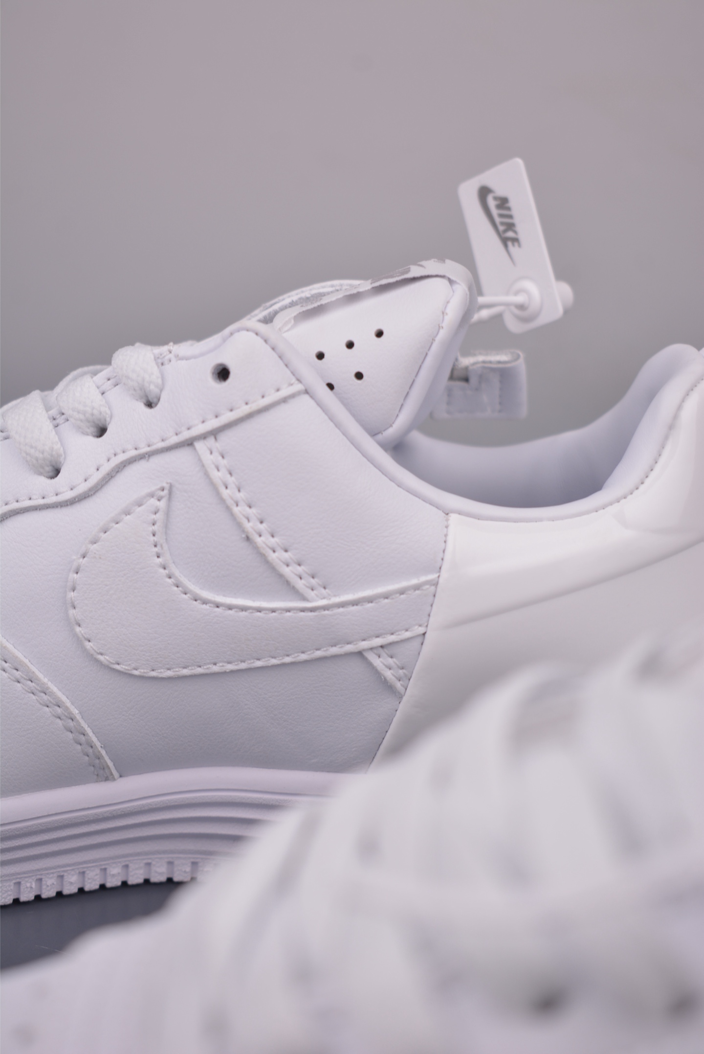 Nike Lab Lunar Force 1 x Acronym: White Leather Sneakers with Zipper Detail 9 i1756165850889 5266 0 7