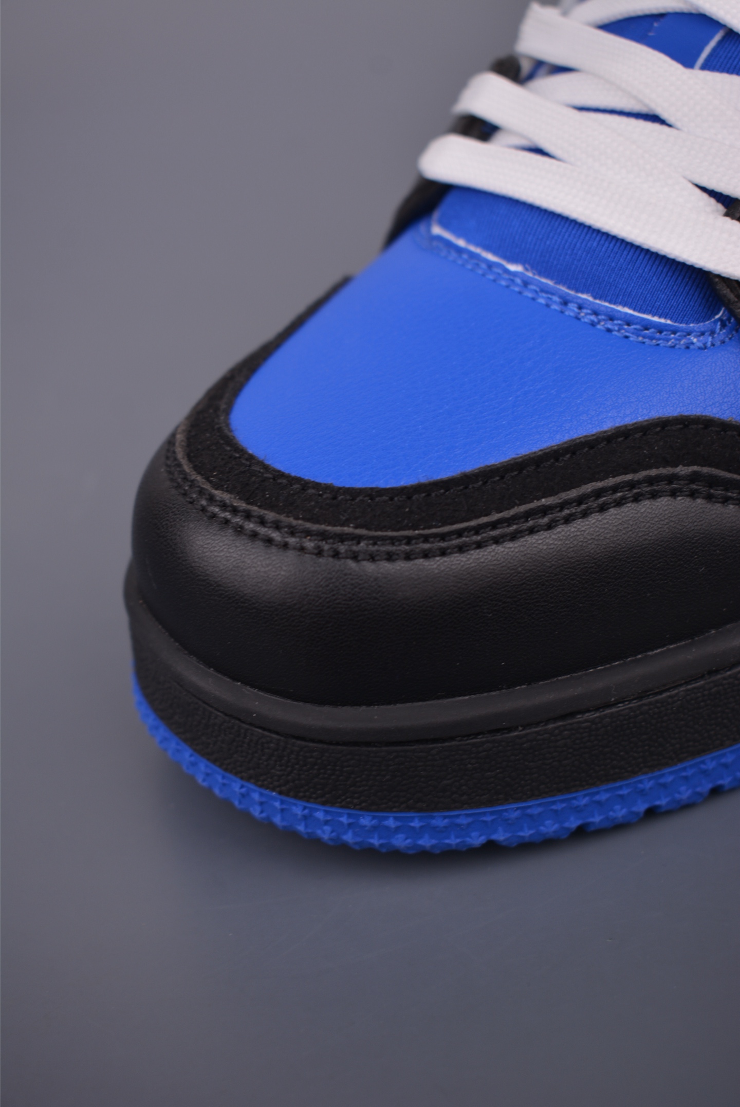 Louis Vuitton 2021 Trainer Sneakers - Blue Leather, Limited Edition Design 6 i1756165959014 9994 0 5