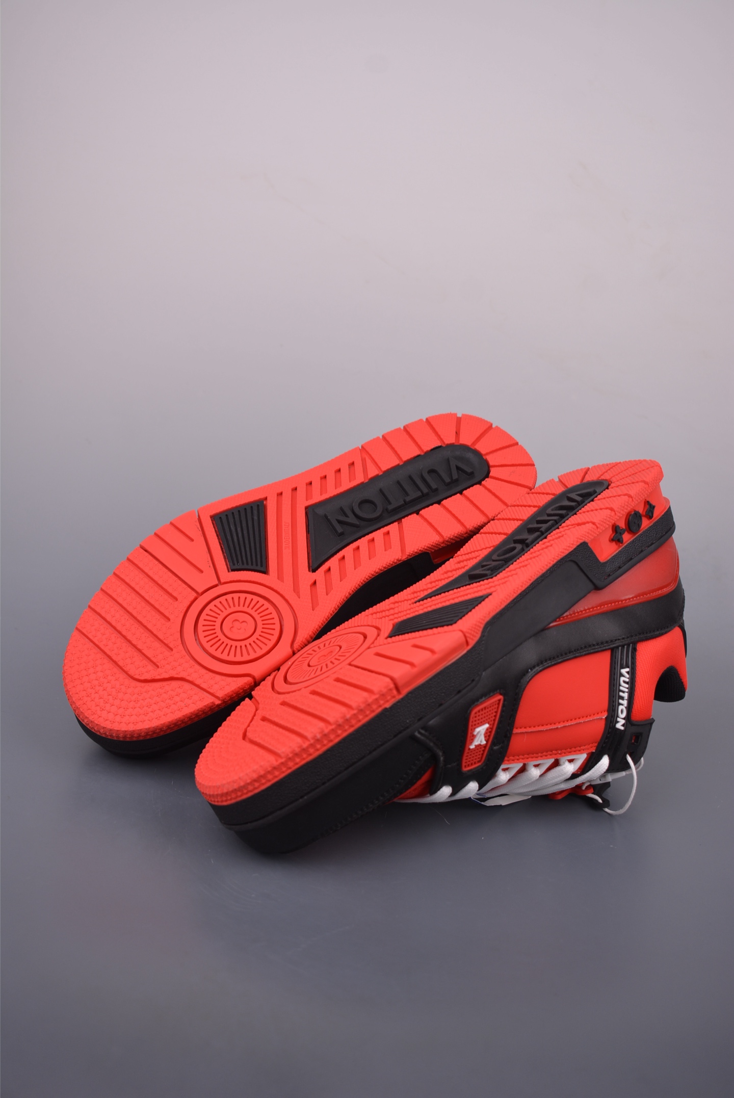 Louis Vuitton 2021s Trainer Limited Edition Sneakers - Red/Black 4 i1756165988603 6983 0 2