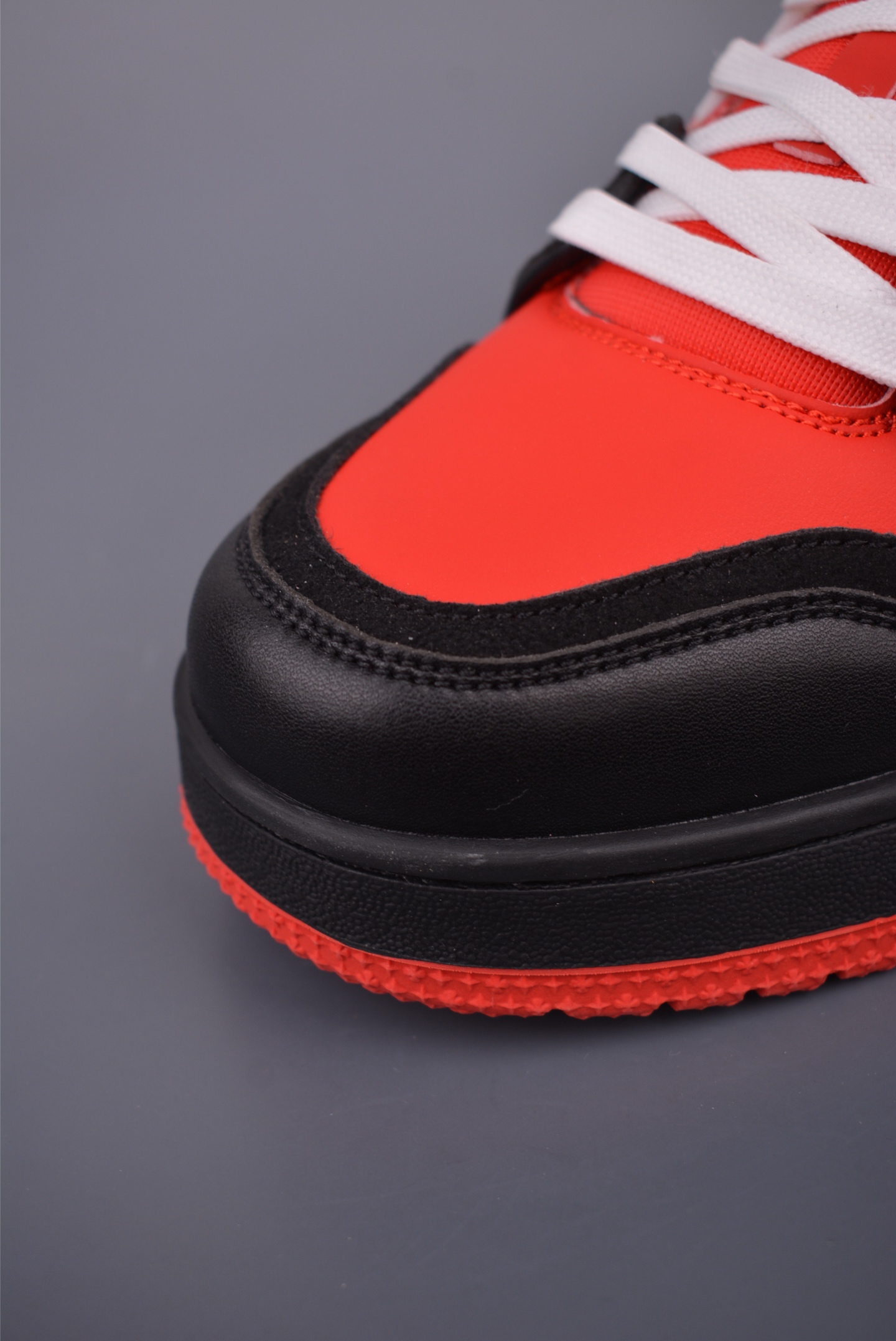 Louis Vuitton 2021s Trainer Limited Edition Sneakers - Red/Black 7 i1756165990353 8960 0 5
