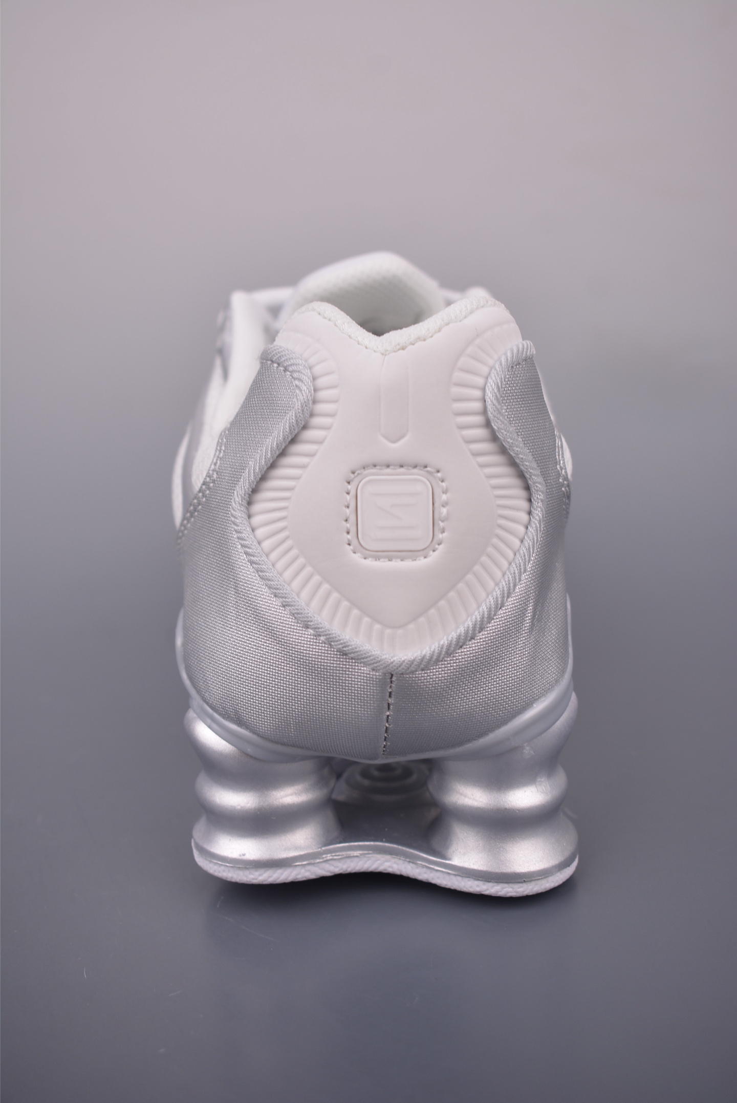 Nike Air Max DN Retro Running Shoes with Air Cushion - White/Silver 4 i1756247817203 3826 0 3