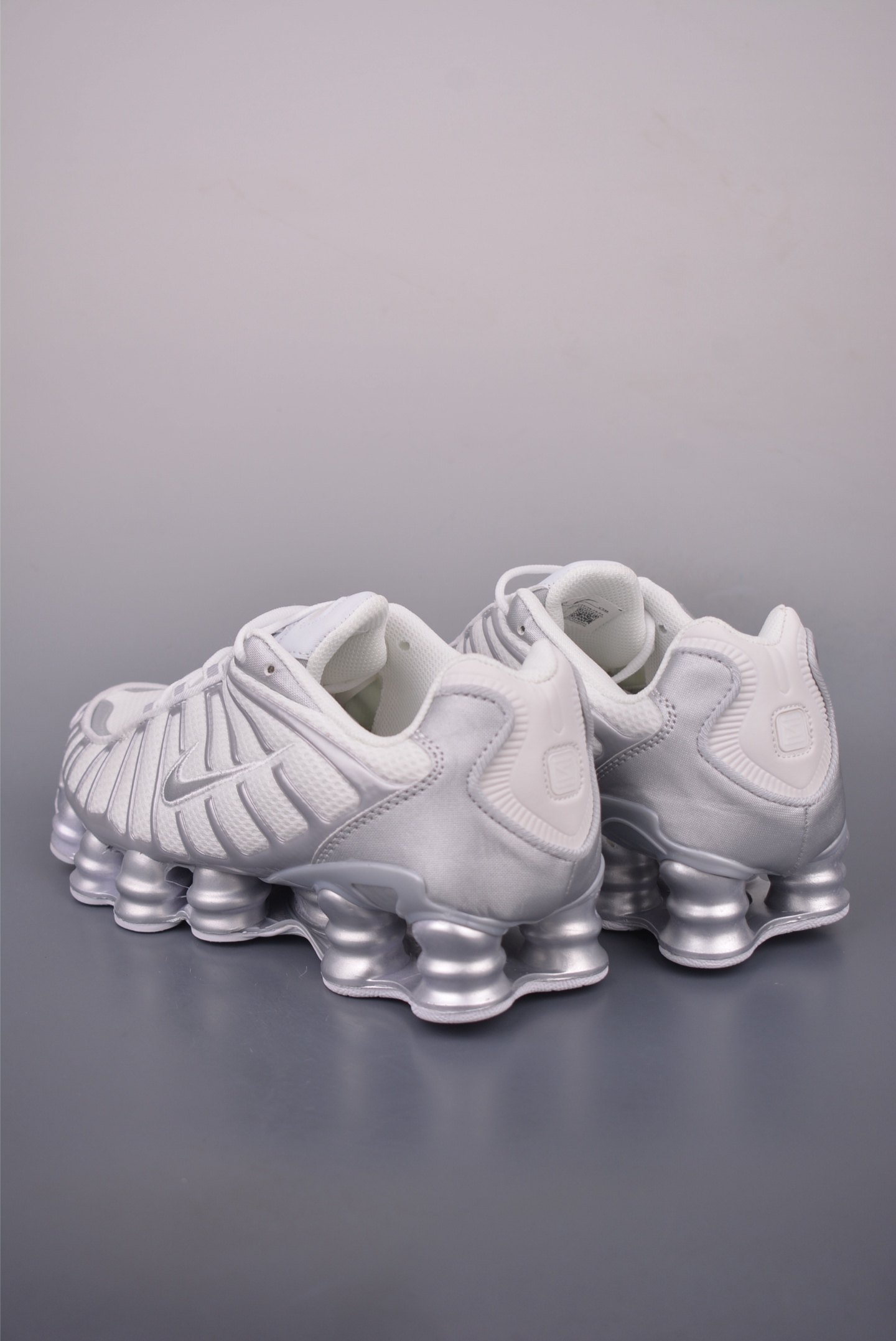 Nike Air Max DN Retro Running Shoes with Air Cushion - White/Silver 2 i1756247818824 9744 0 1