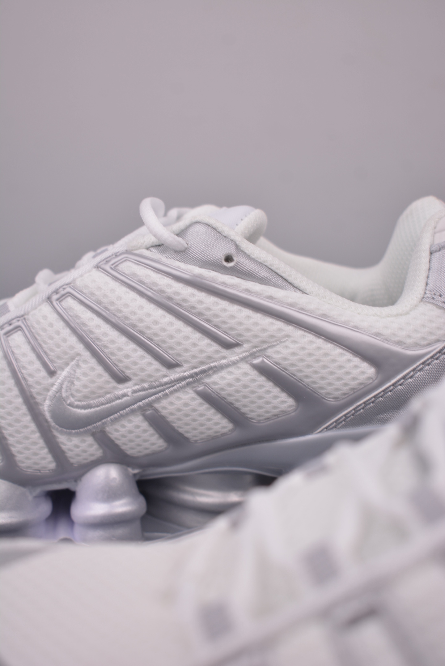 Nike Air Max DN Retro Running Shoes with Air Cushion - White/Silver 8 i1756247818868 3675 0 7