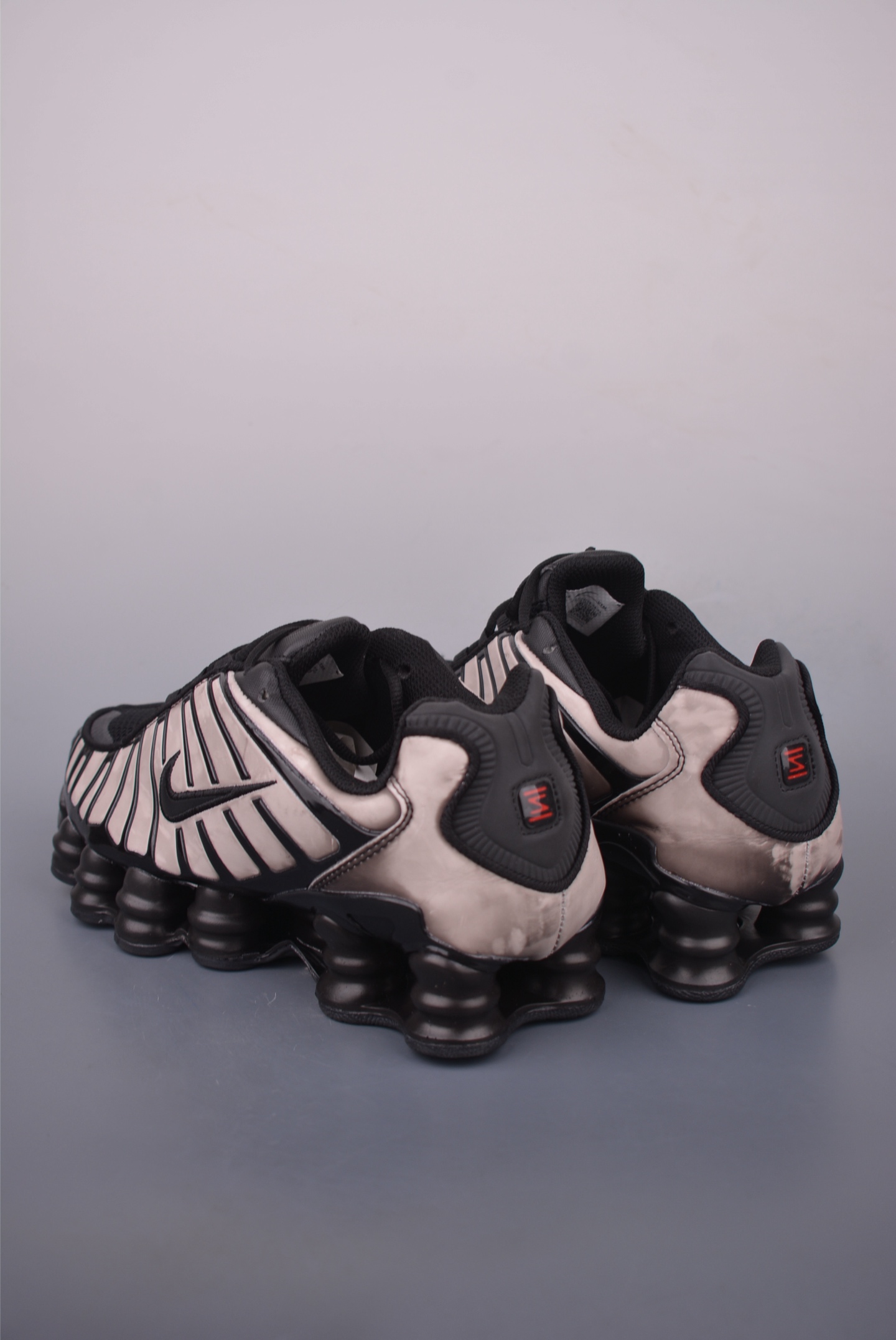 Nike Air Max DN Retro Running Shoes - Comfortable & Stylish Sneakers 15 i1756247835896 8140 0 1