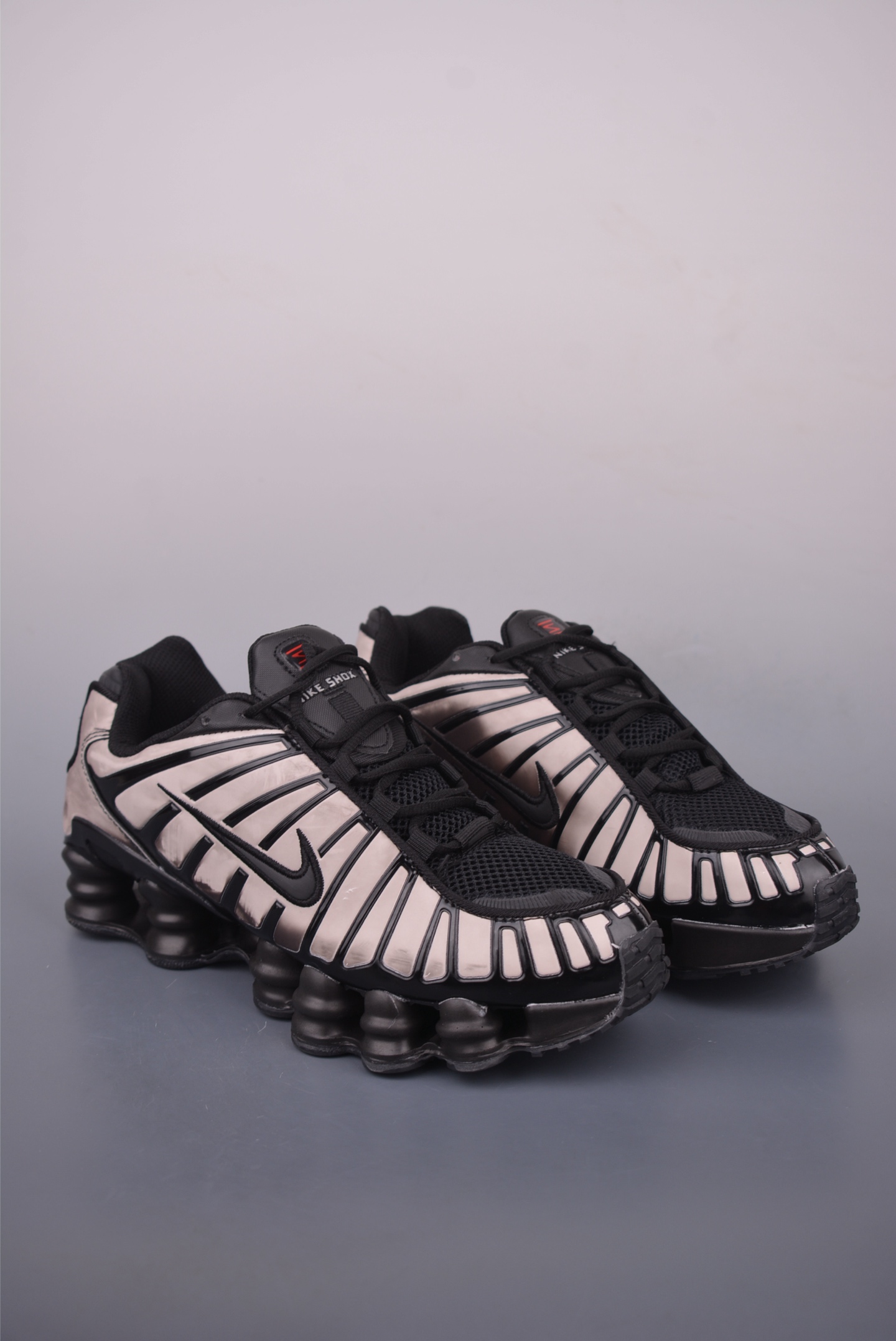 Nike Air Max DN Retro Running Shoes - Comfortable & Stylish Sneakers 14 i1756247837608 1915 0 0