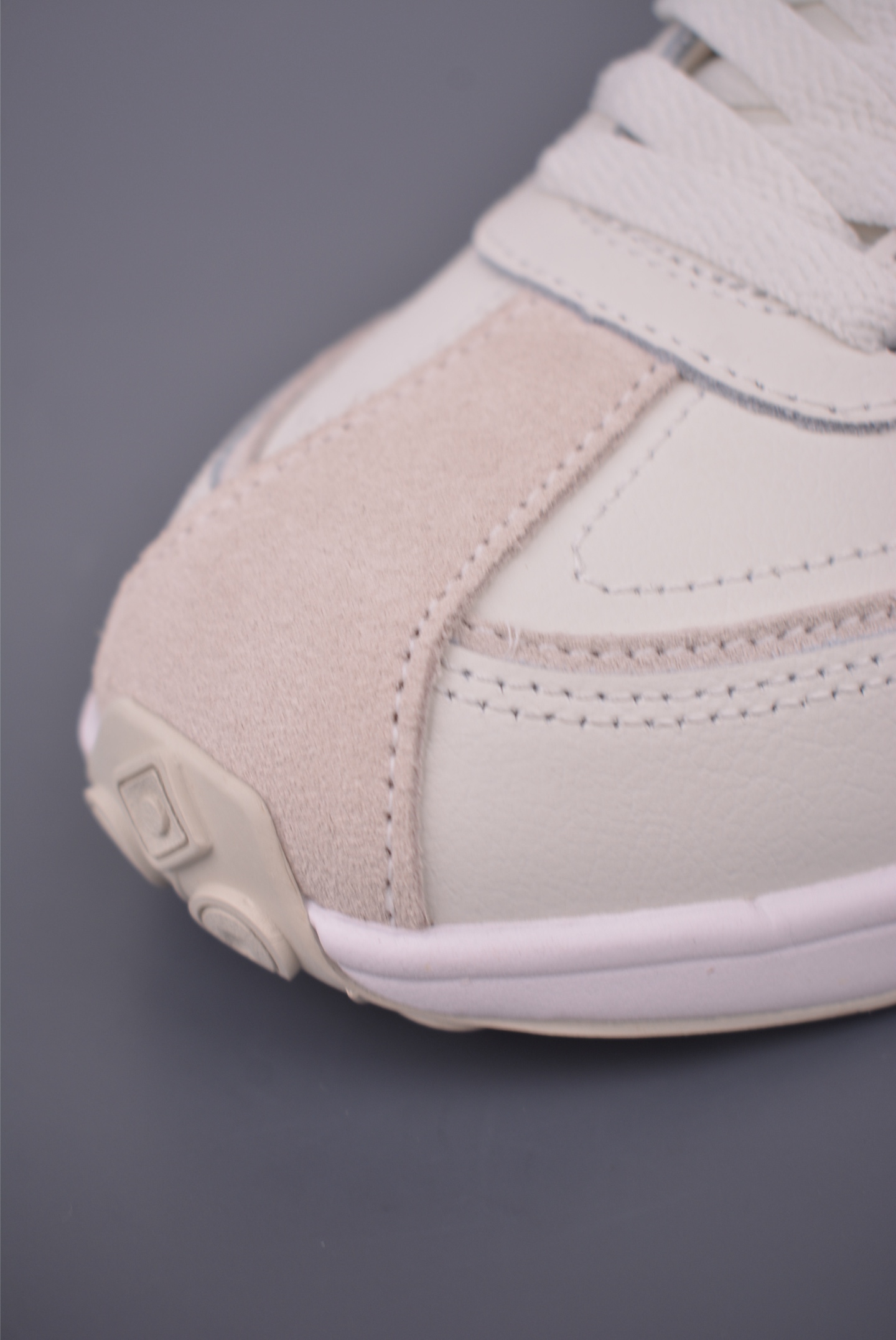 Descente CHRON RACER Retro Fashion Sneakers, Leather Upper, Stylish and Versatile 7 i1756248014378 662 0 5