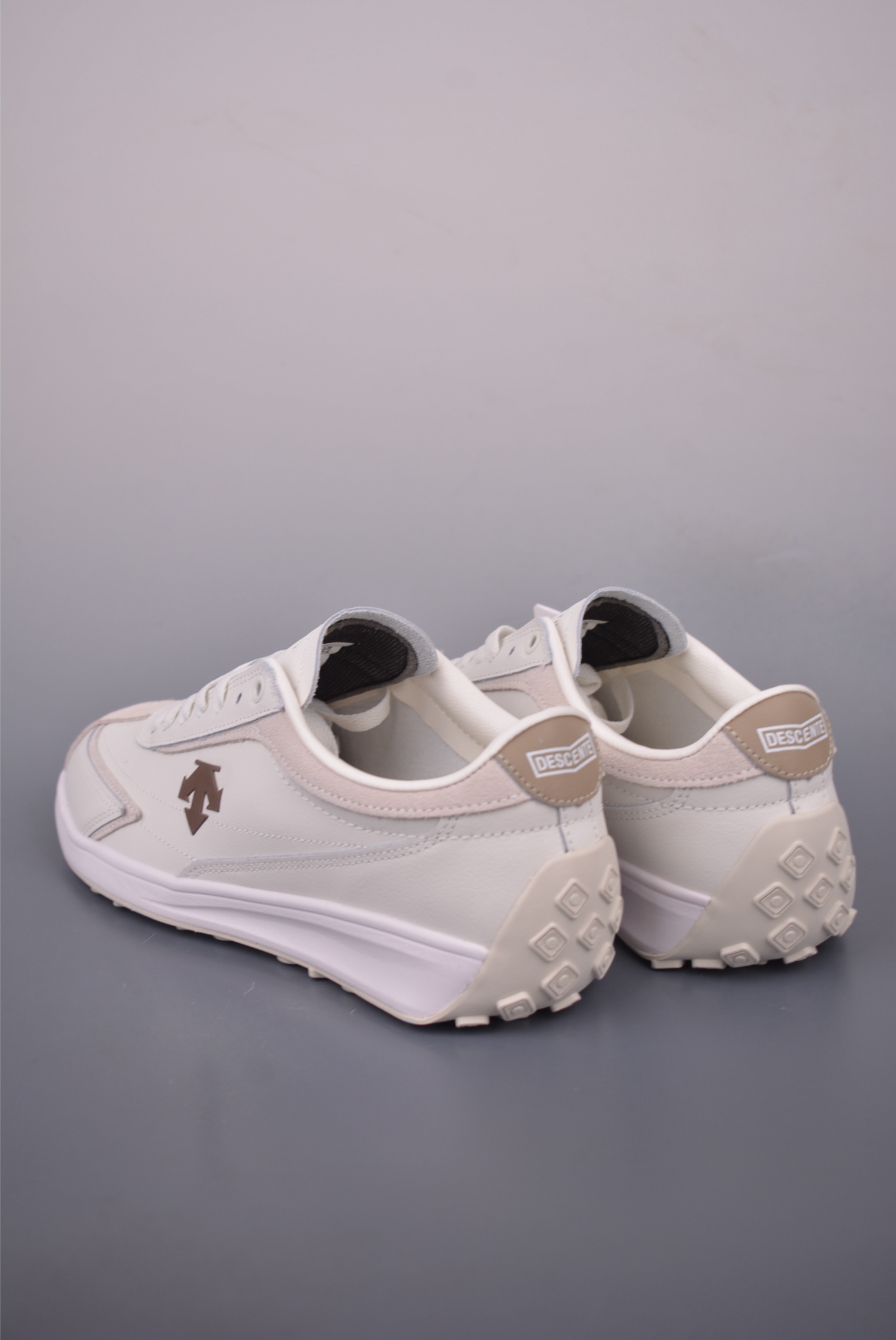Descente CHRON RACER Retro Fashion Sneakers, Leather Upper, Stylish and Versatile 3 i1756248016059 6031 0 1