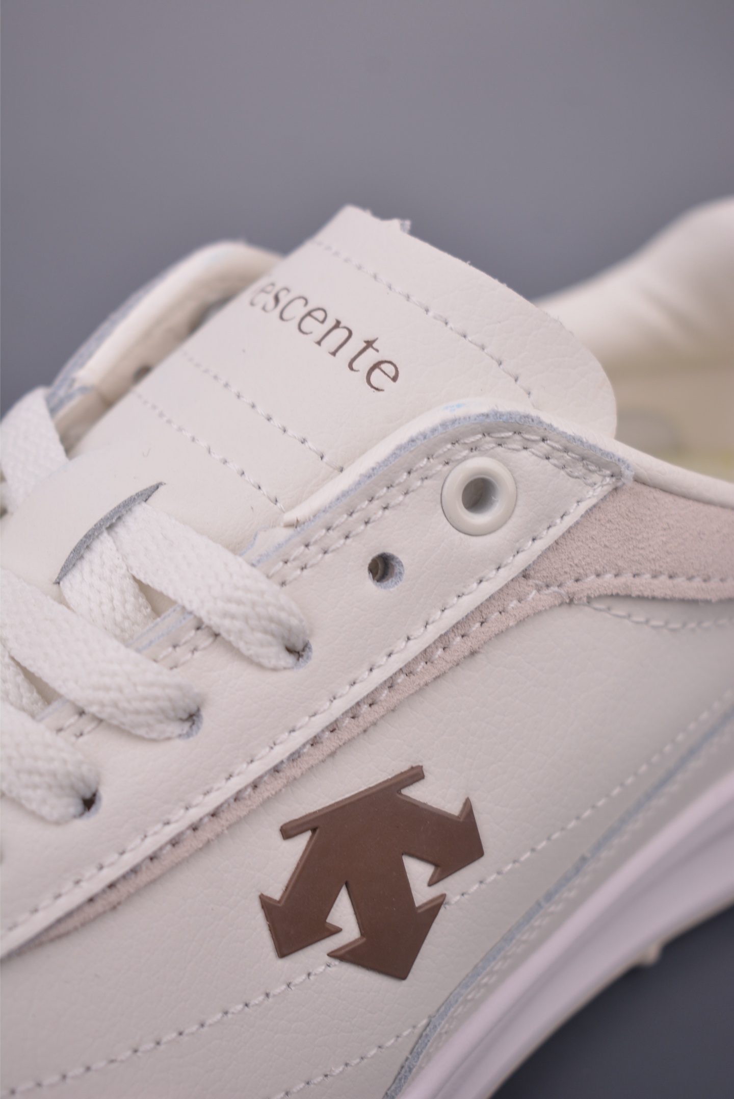 Descente CHRON RACER Retro Fashion Sneakers, Leather Upper, Stylish and Versatile 8 i1756248016070 1208 0 6