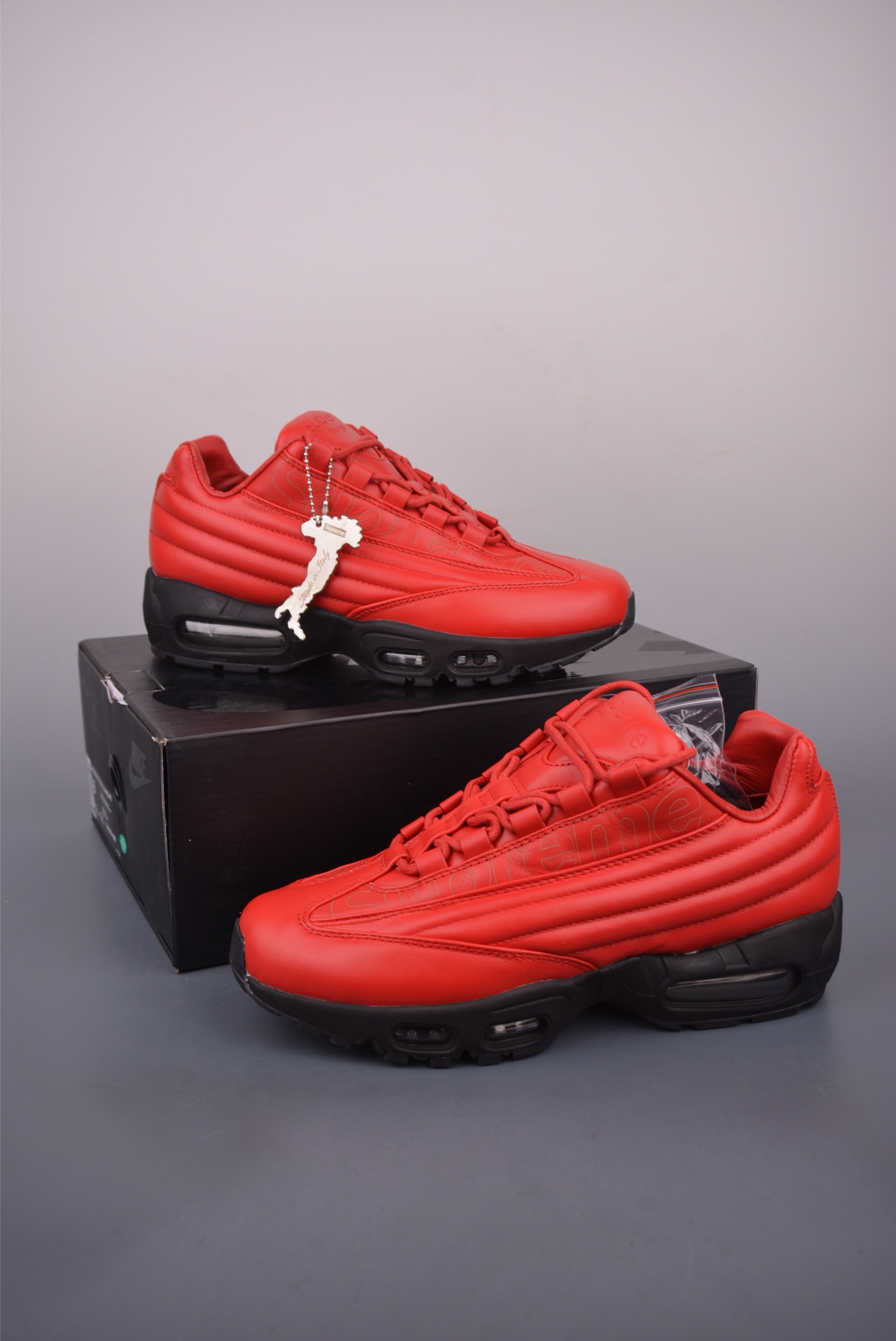 Nike Air Max 95 LUX Supreme Red Running Shoes, Air Cushioning and Comfort 6 i1756248243193 1658 0 4