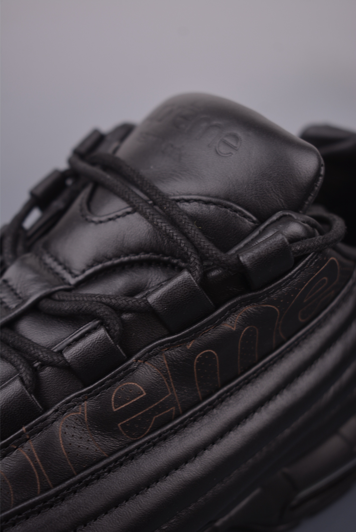 Nike Air Max 95 LUX Supreme - Black Leather Air Cushion Sneakers 8 i1756248261890 6530 0 6