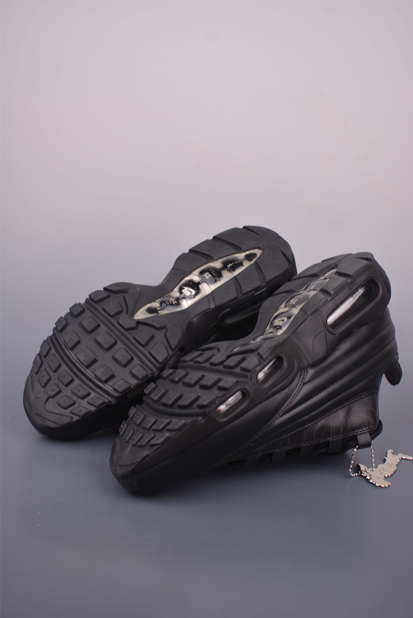 Nike Air Max 95 LUX Supreme - Black Leather Air Cushion Sneakers 4 i1756248263464 4266 0 2