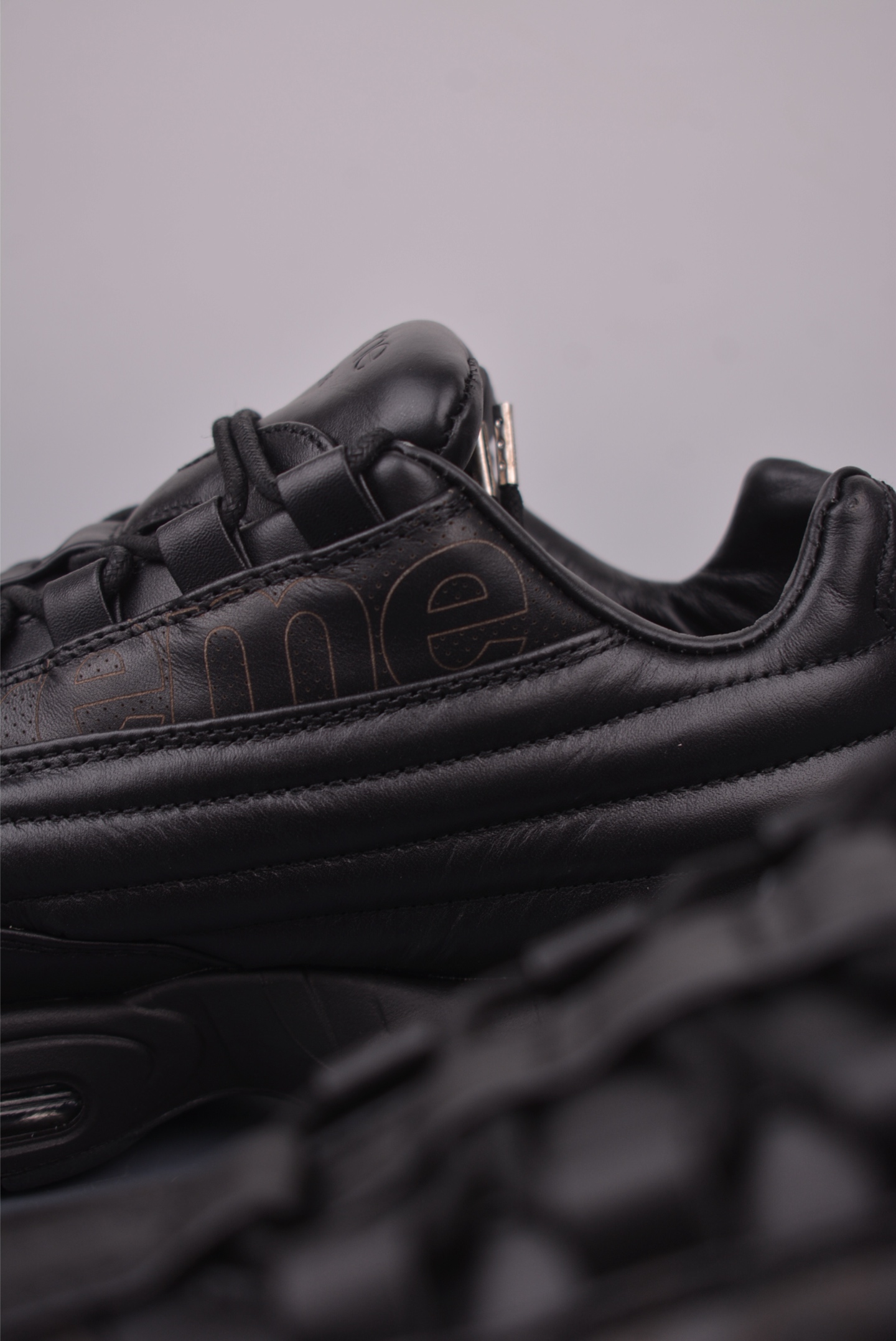 Nike Air Max 95 LUX Supreme - Black Leather Air Cushion Sneakers 9 i1756248263508 9615 0 7