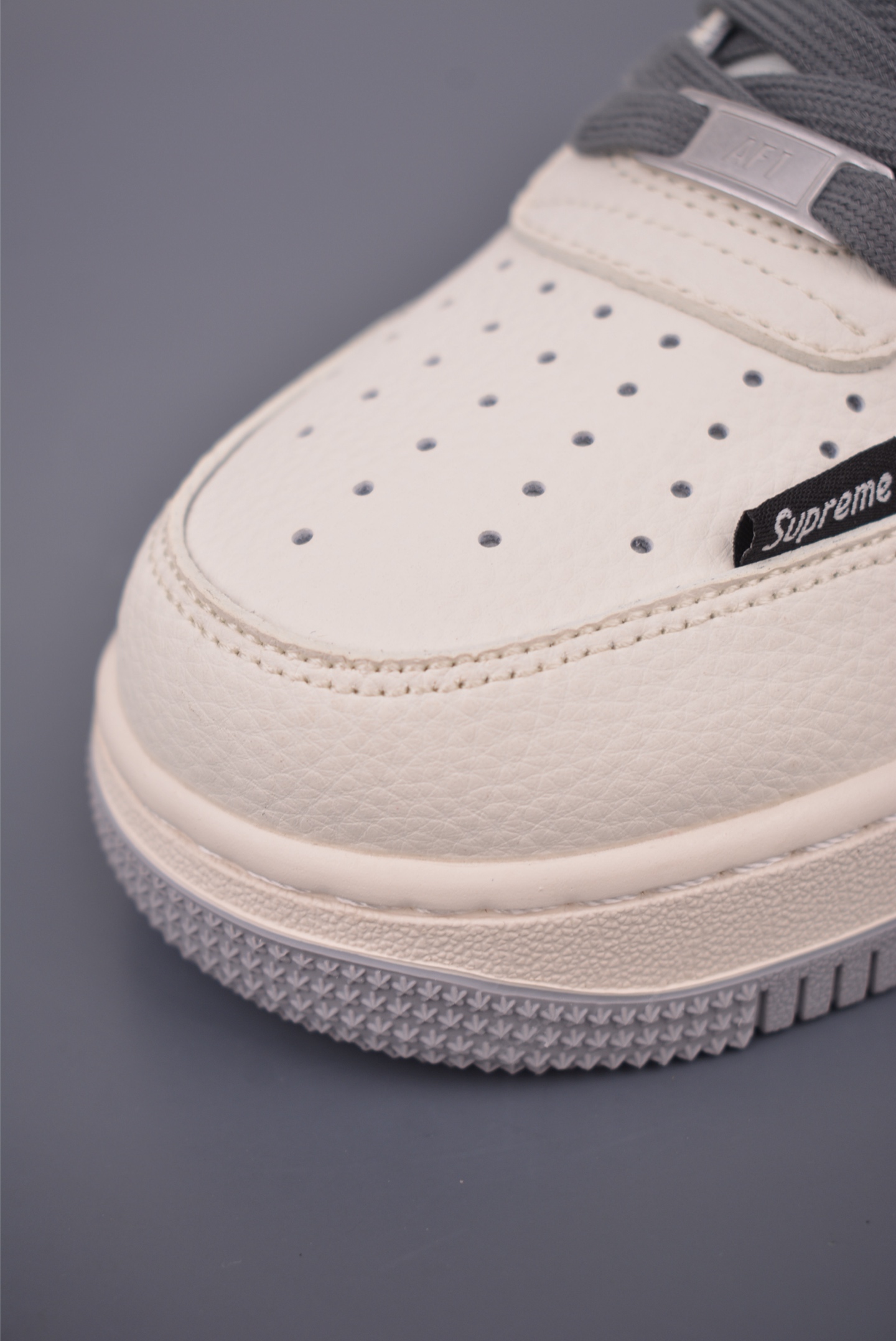 Nike Air Force 1 Low Supreme Collab Sneakers - Premium Edition 7 i1756248398063 1332 0 5