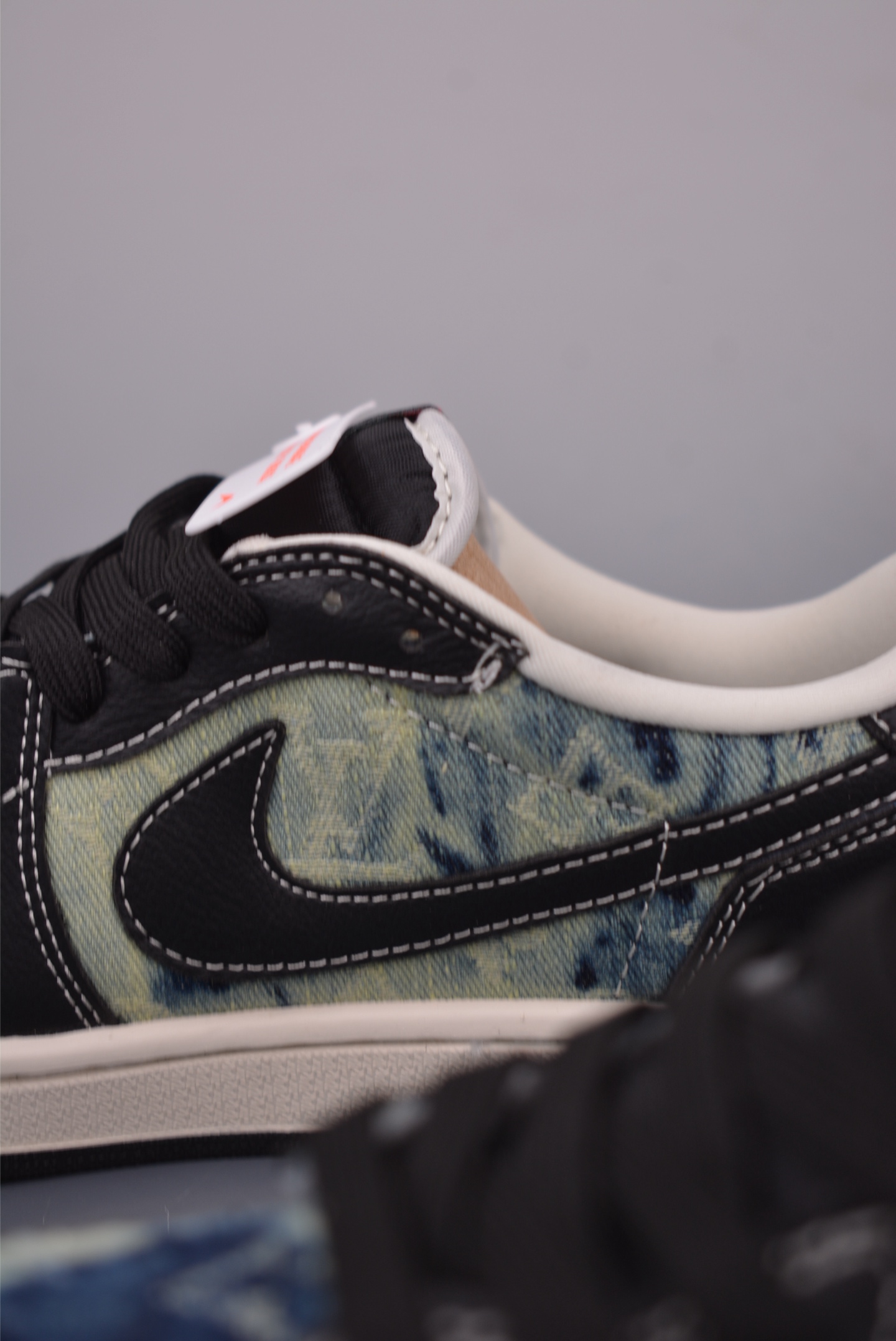 Fragment x Travis Scott x Louis Vuitton Air Jordan 1 Low Sneakers 8 i1756248434393 2632 0 7