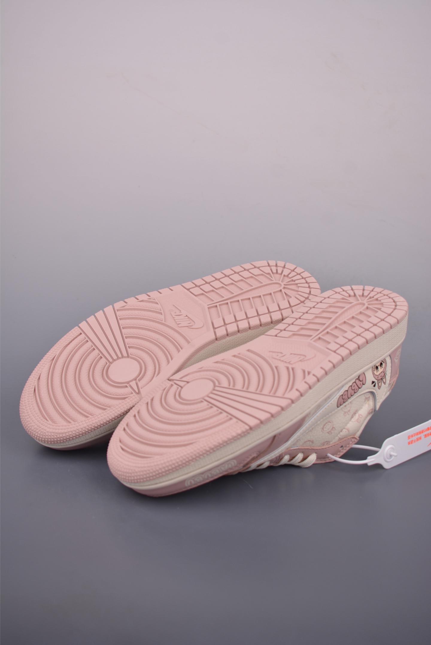 Fragment x Travis Scott x Labubu Air Jordan 1 Low 三方联名倒钩 LD2028-057