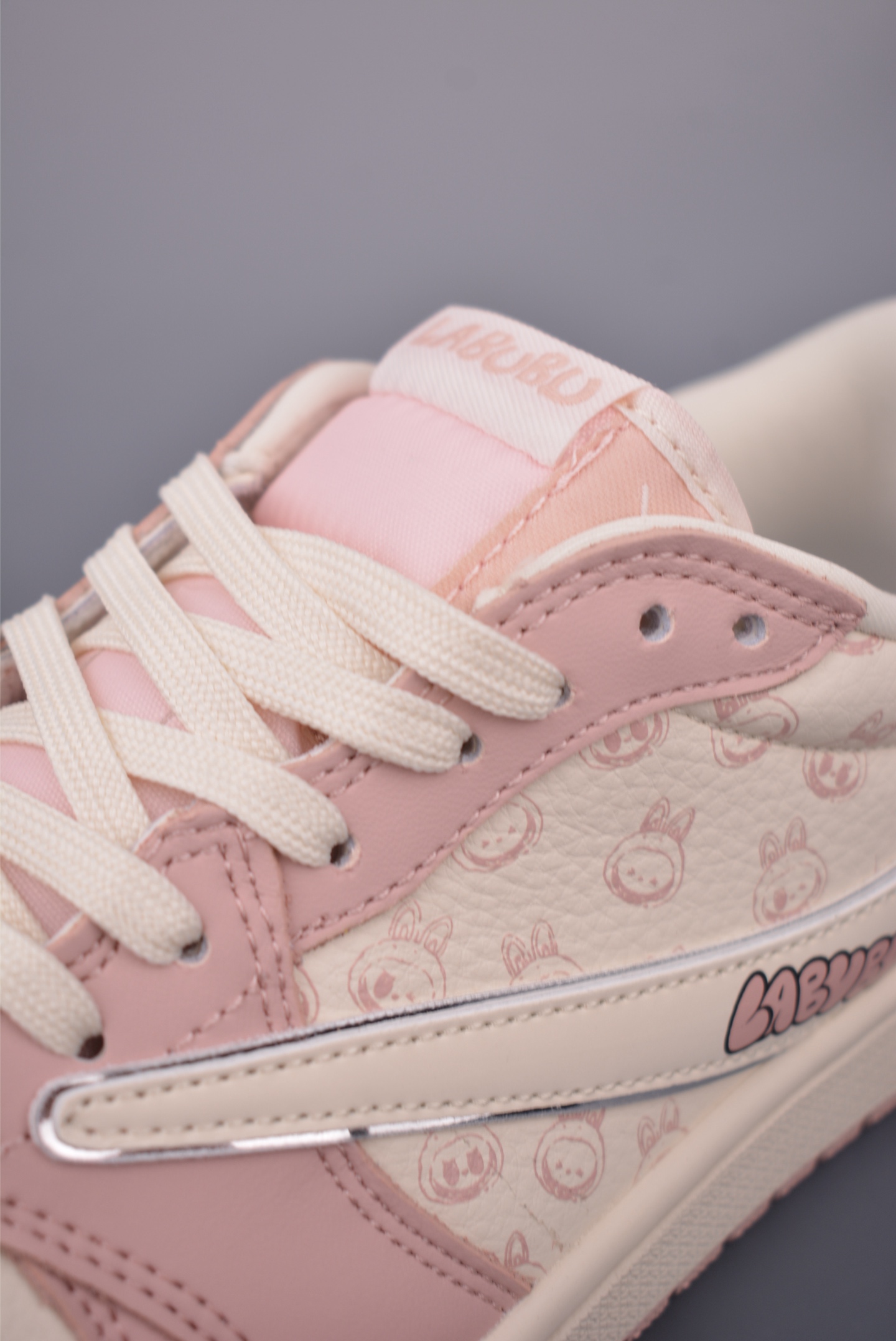 Fragment x Travis Scott x Labubu Air Jordan 1 Low 三方联名倒钩 LD2028-057